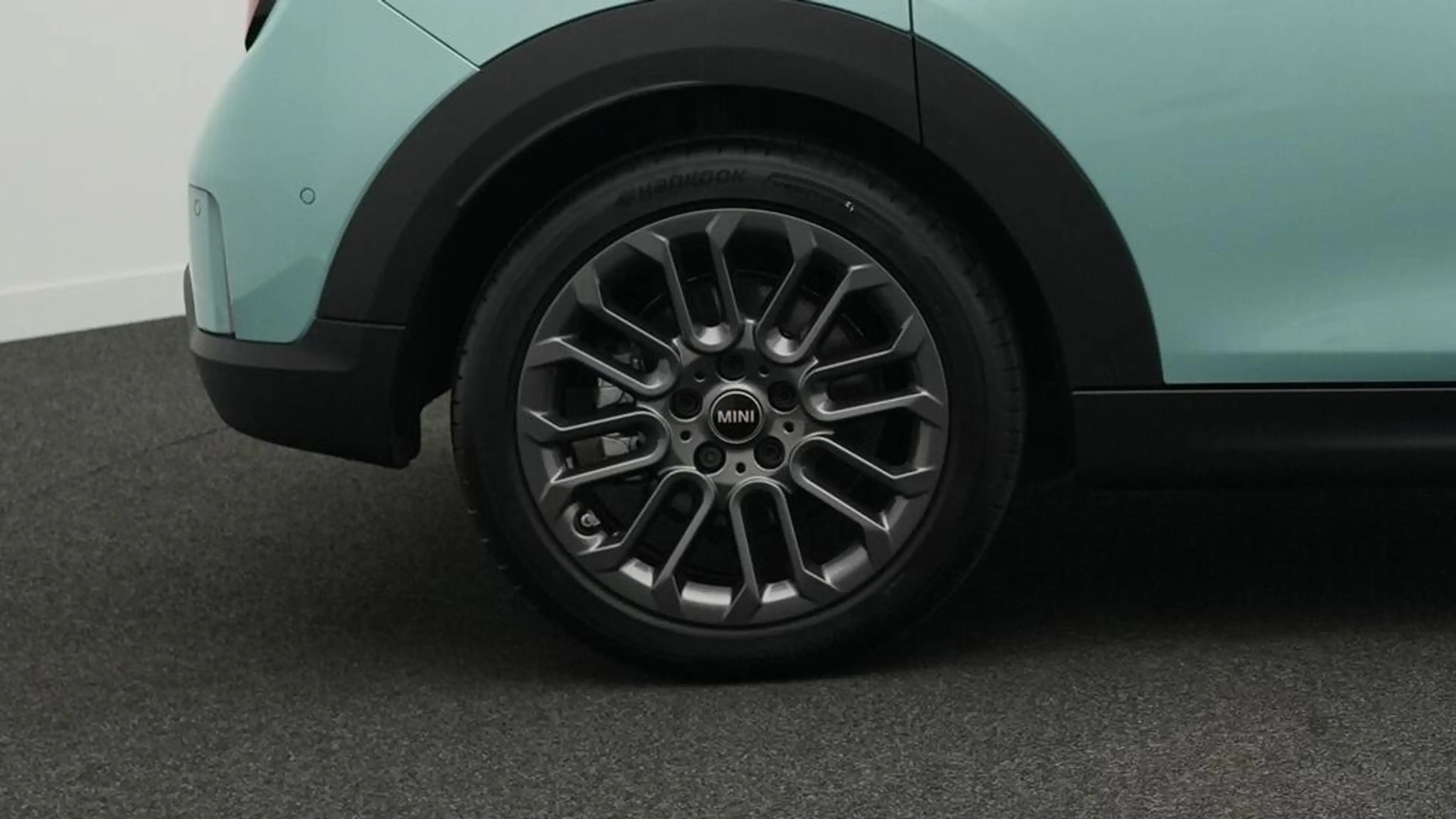MINI Cooper C Favoured Trim — photo 10