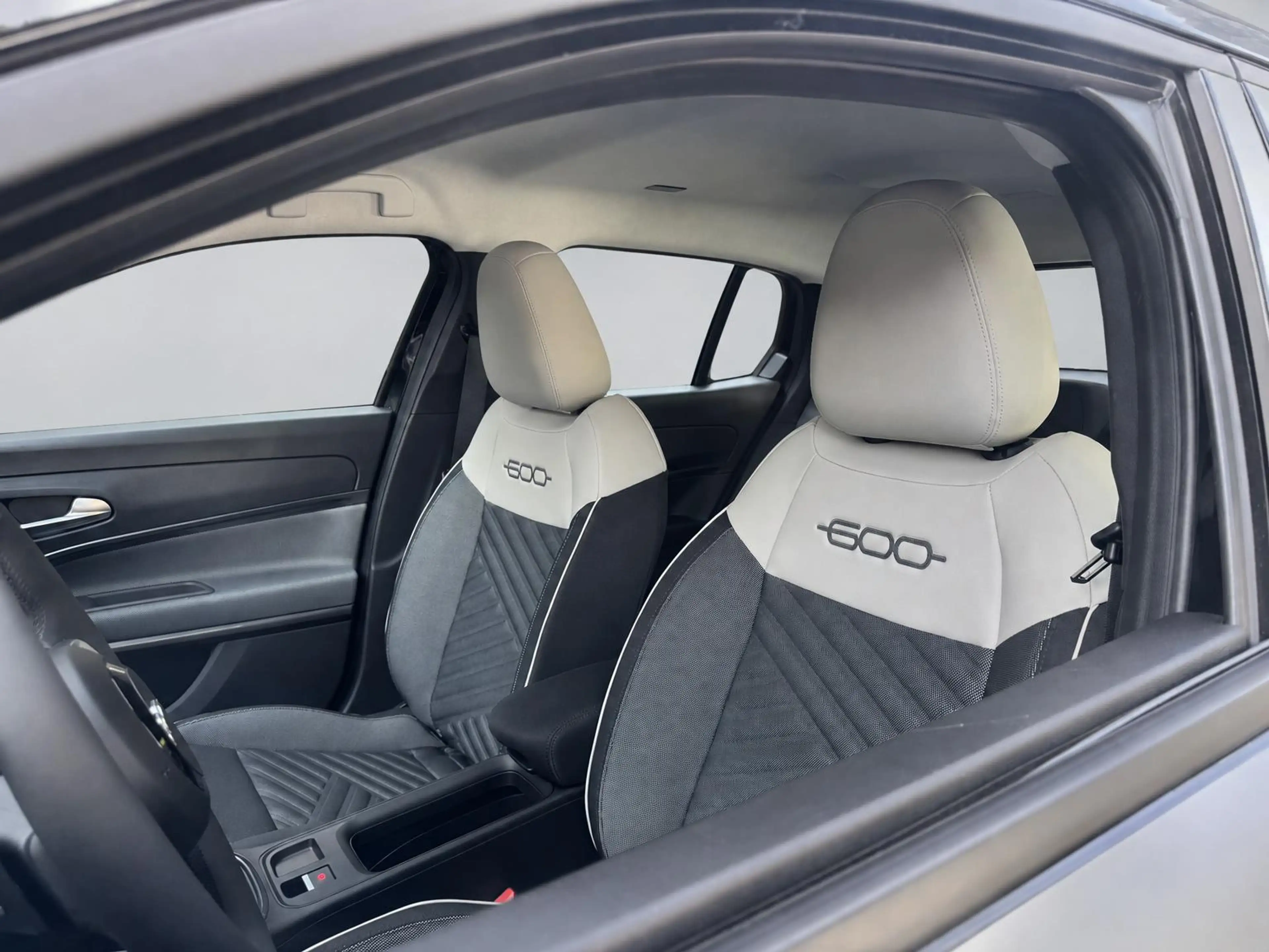 Fiat 600 1.2 Hybrid Icon | Nieuw | Direct leverbaar | Prijs — photo 8
