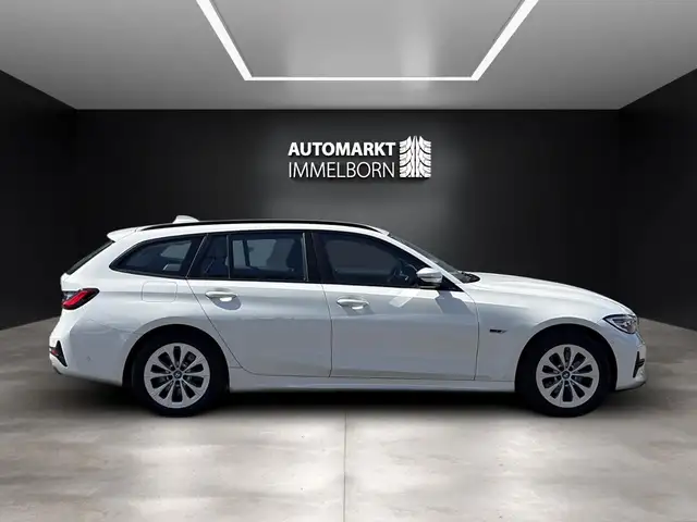 BMW 3 Series view 7