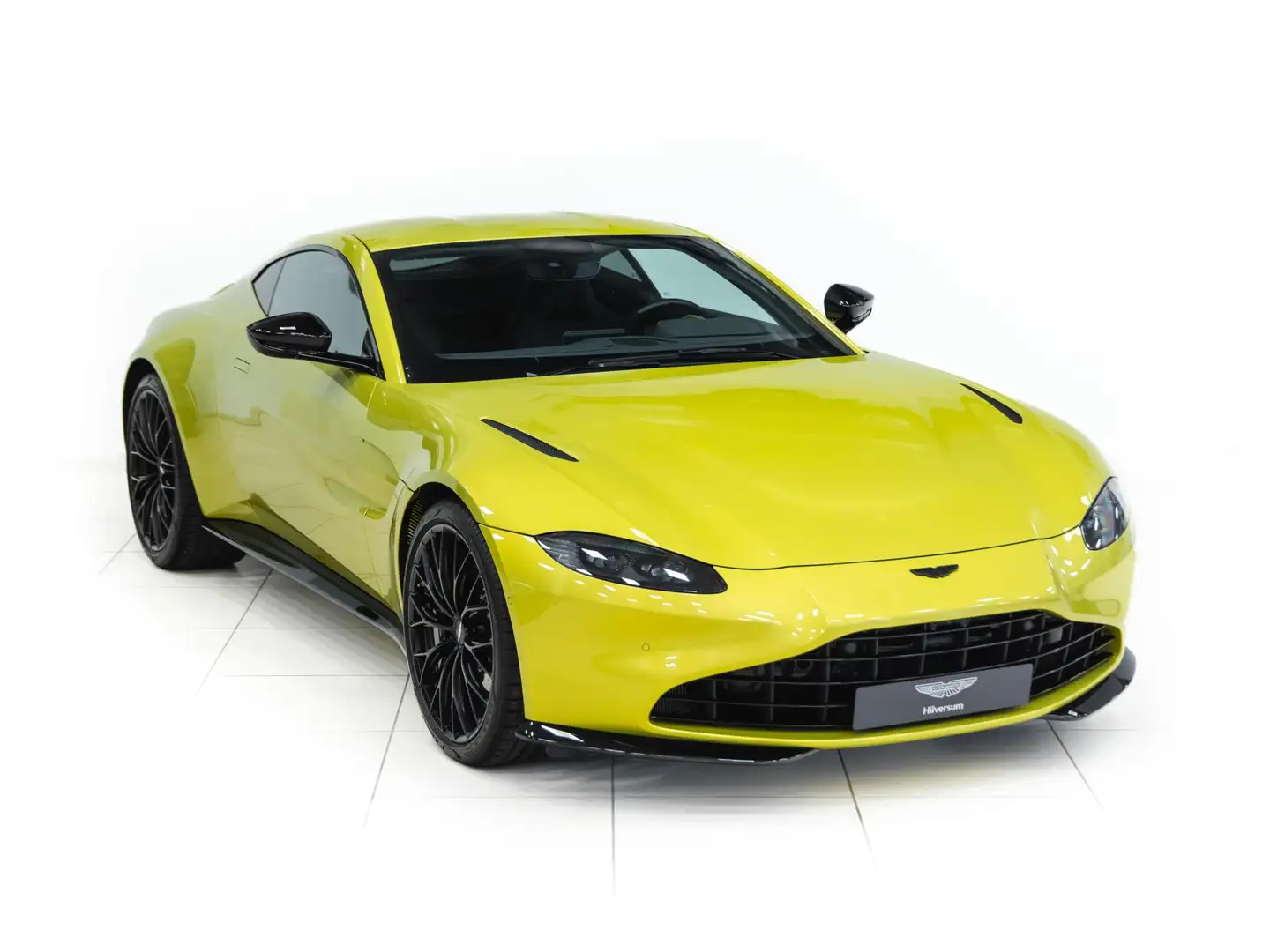 Aston Martin Vantage Coupe 2022 Yellow - 2