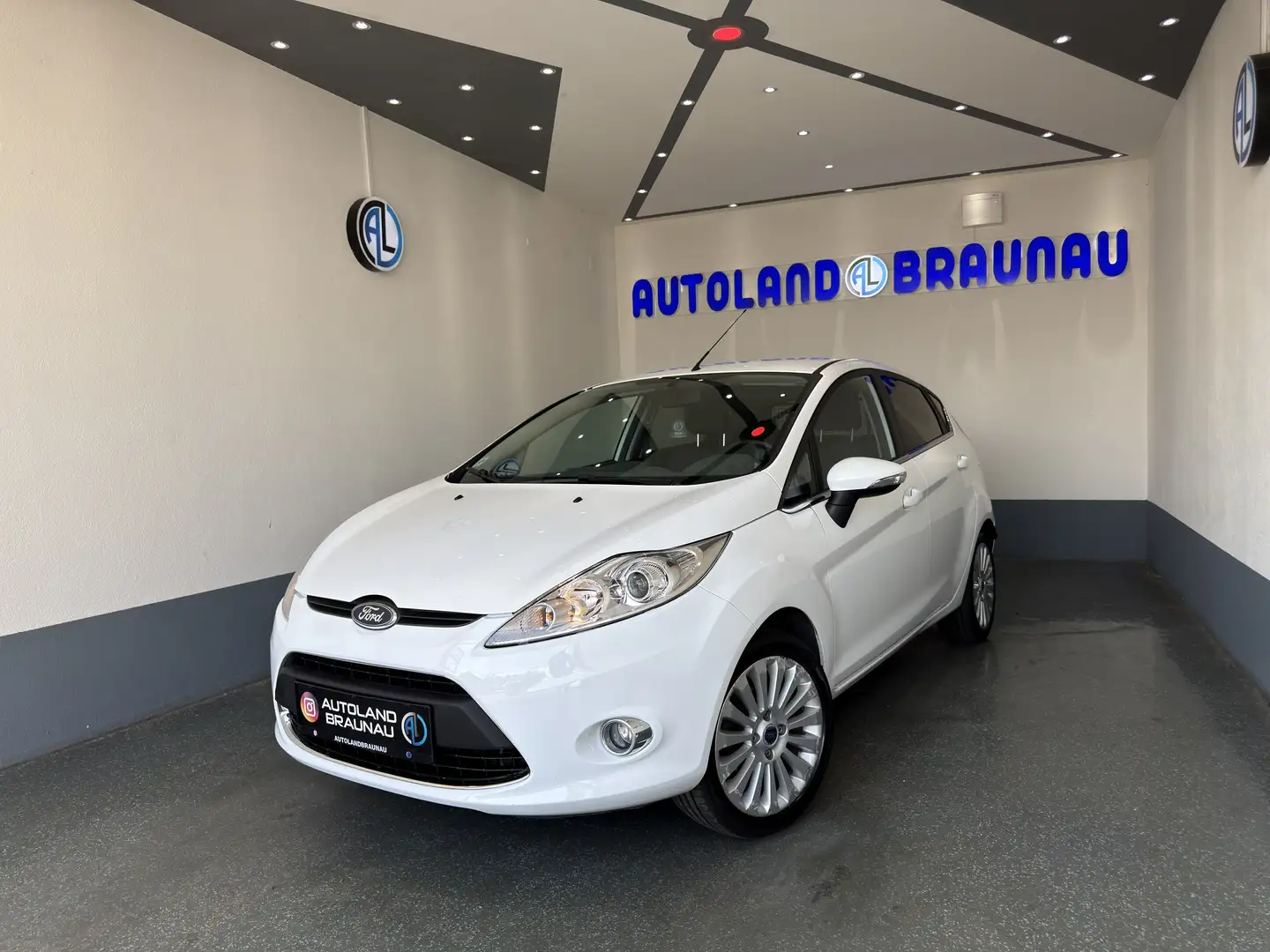 Ford Fiesta Fiesta 1.25 Ambiente Weiß - 1