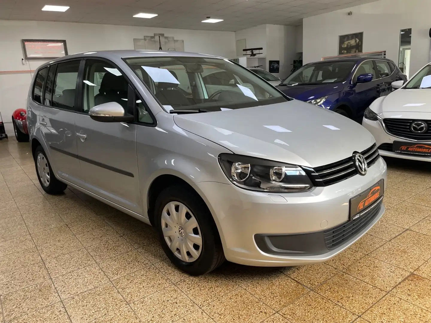 Volkswagen Touran Trendline 1.Hand Aut. Zilver - 1