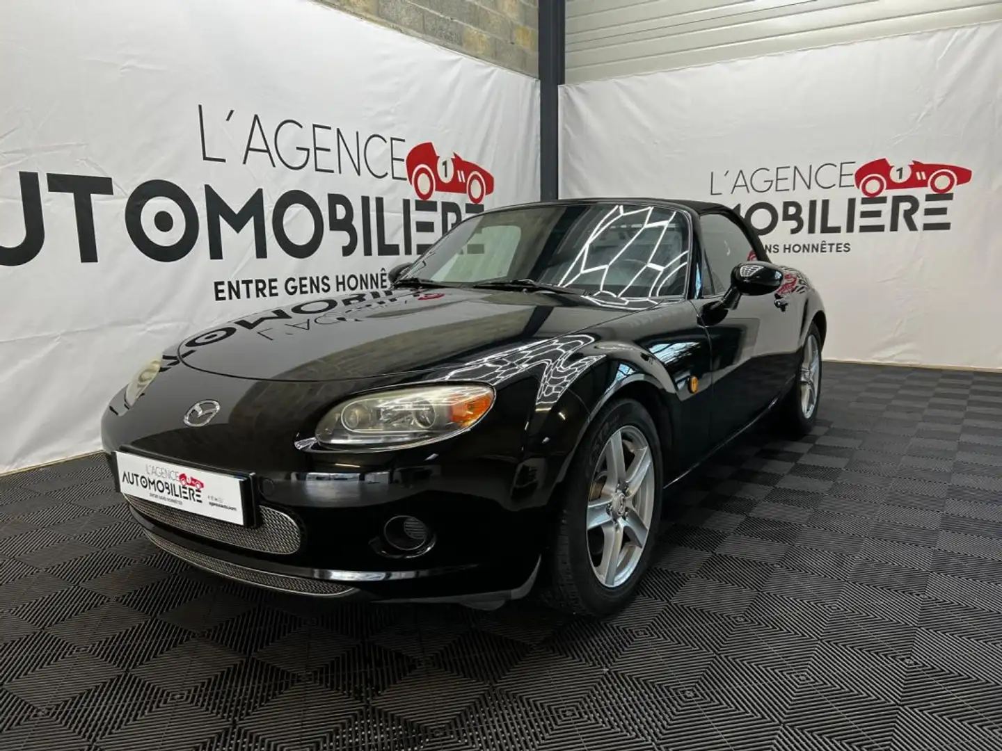 Mazda MX-5 1.8 126ch Elegance Clim Noir - 1