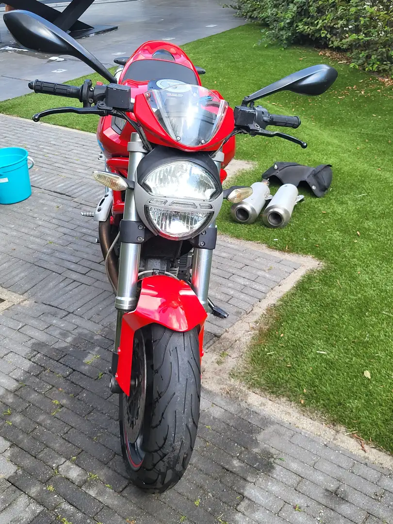 Ducati Monster 696 Червоний - 1