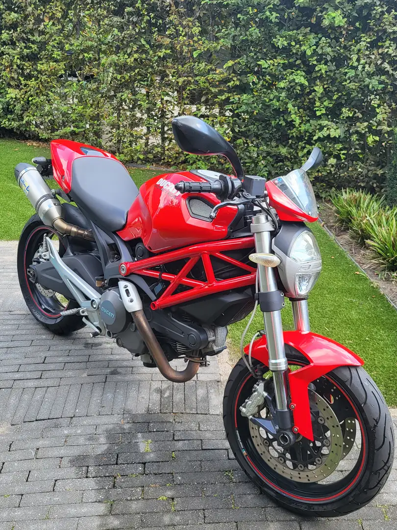 Ducati Monster 696 Червоний - 2