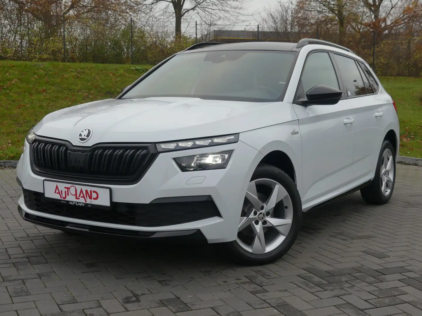 Skoda Kamiq 1.5 16V TSI Monte Carlo DSG LED Navi DAB Blanc - 2