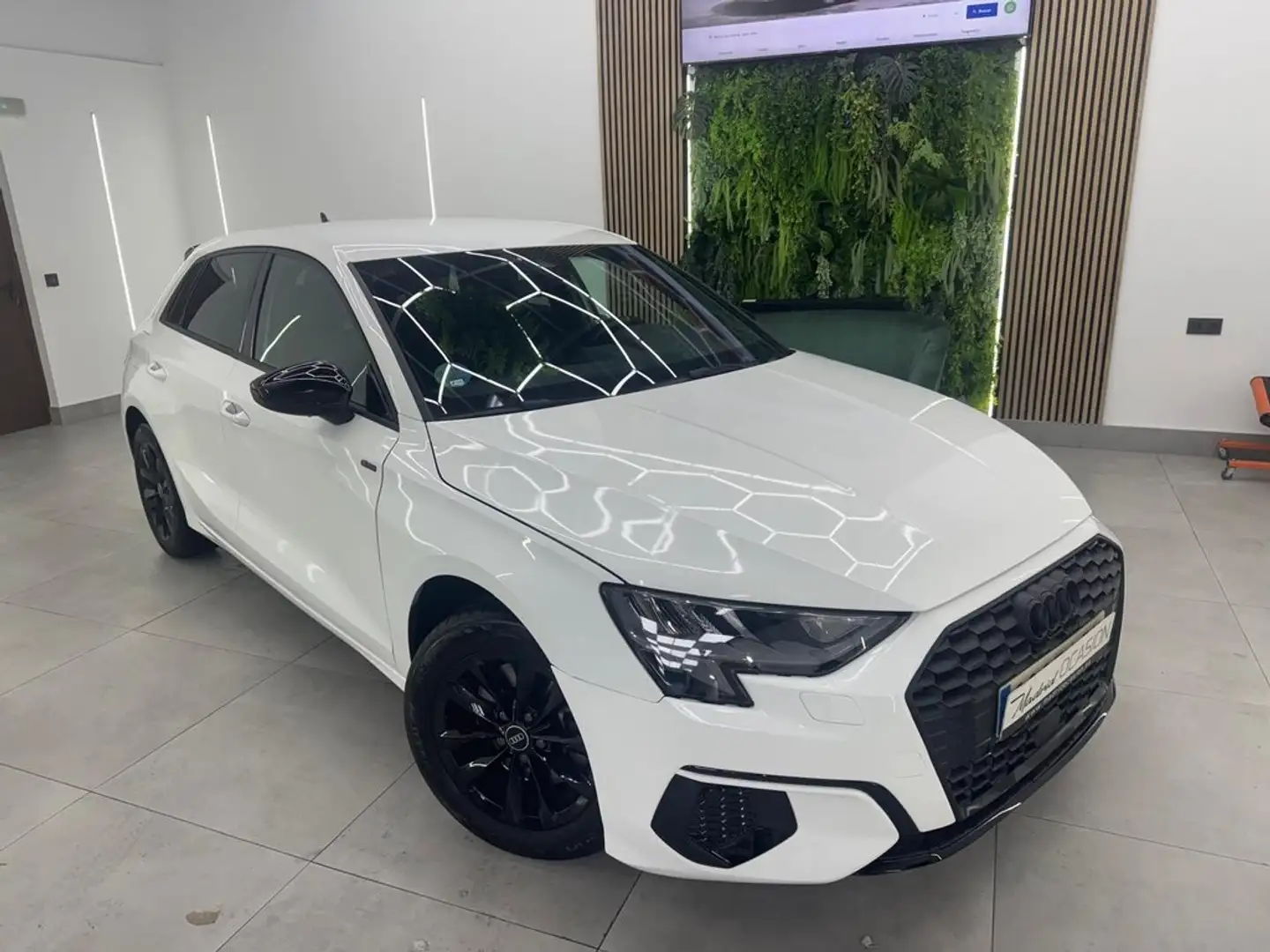 Audi A3 Sportback 30 TFSI 81kW (110CV) S tronic Weiß - 2