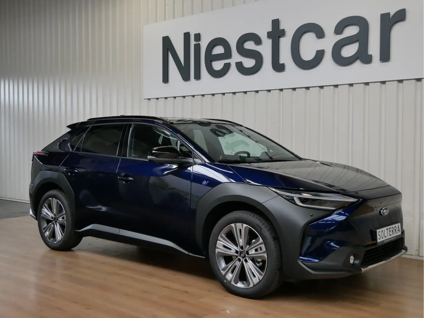 Subaru Solterra Sky Package 3 Fase laden met 71 kWh Albastru - 1