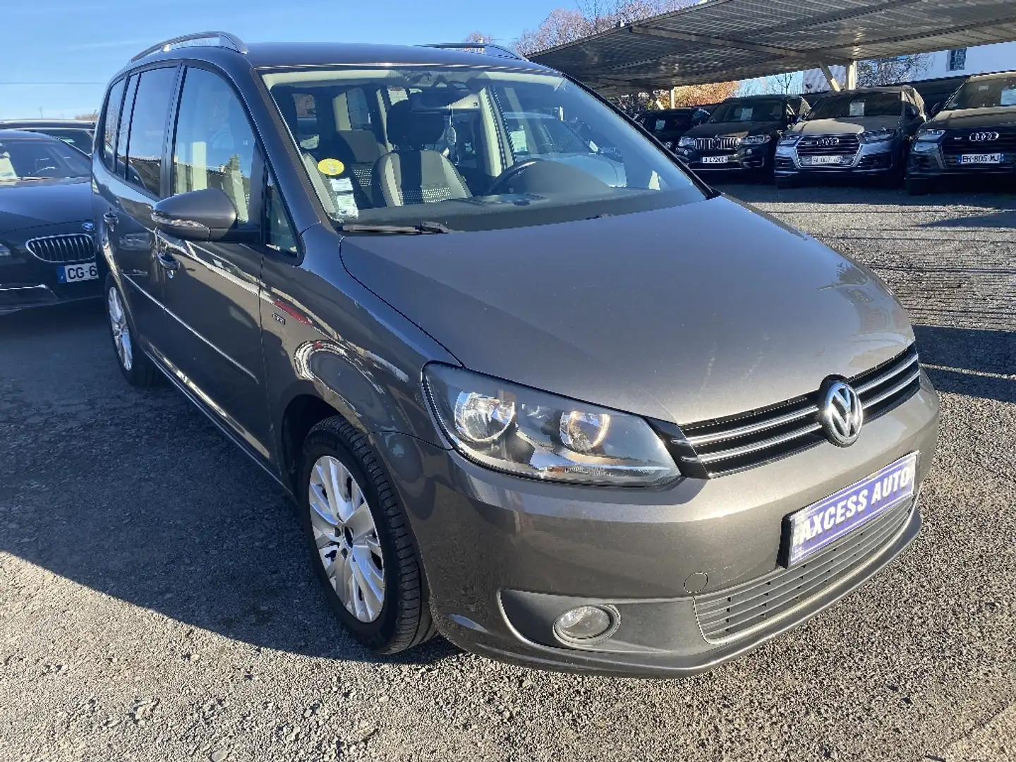 Volkswagen Touran 1.6 TDI 105 FAP BlueMotion Carat - 2