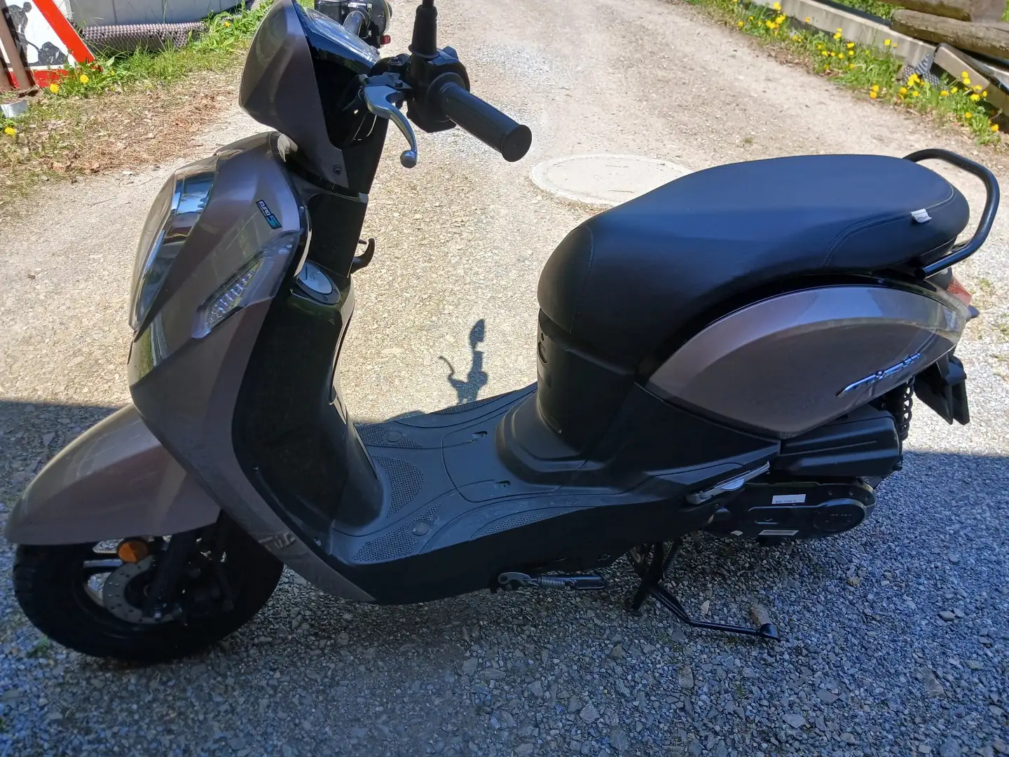 SYM Mio 50i Hnědá - 2