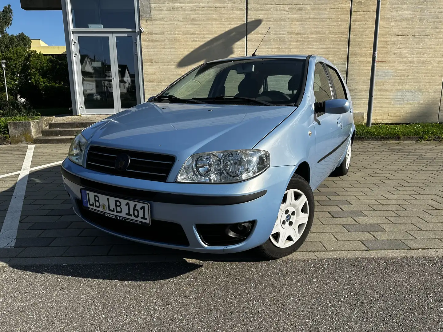 Fiat Punto 1.2 16V Dynamic Blau - 1