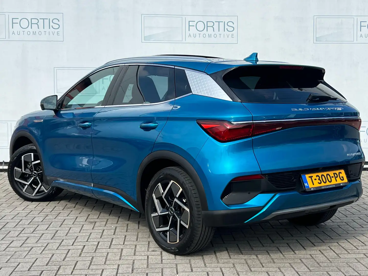 BYD Atto 3 Comfort 60 kWh NL-AUTO | SOH BEKEND | LEDER | PANO Blauw - 2