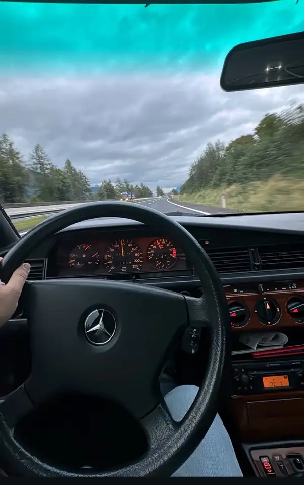 Mercedes-Benz 190 E 2.0, foto 4