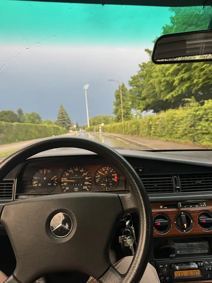 Mercedes-Benz 190 E 2.0, foto 6