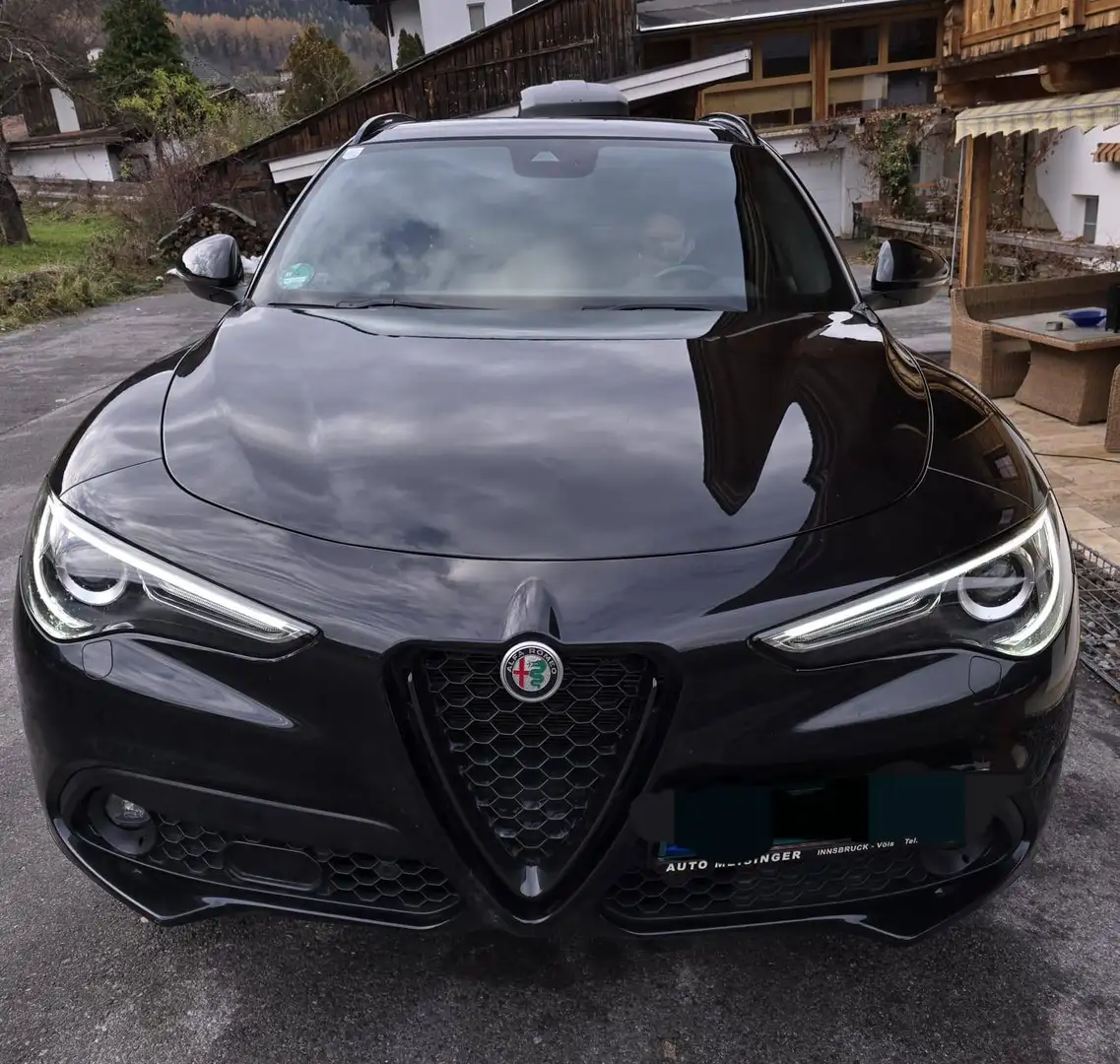 Alfa Romeo Stelvio Stelvio Veloce TI 2,2 16V 210 AT8 Q4 Veloce TI Schwarz - 1