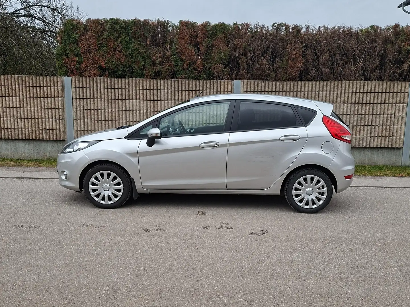 Ford Fiesta Fiesta Trend 1,25 Trend Silber - 2