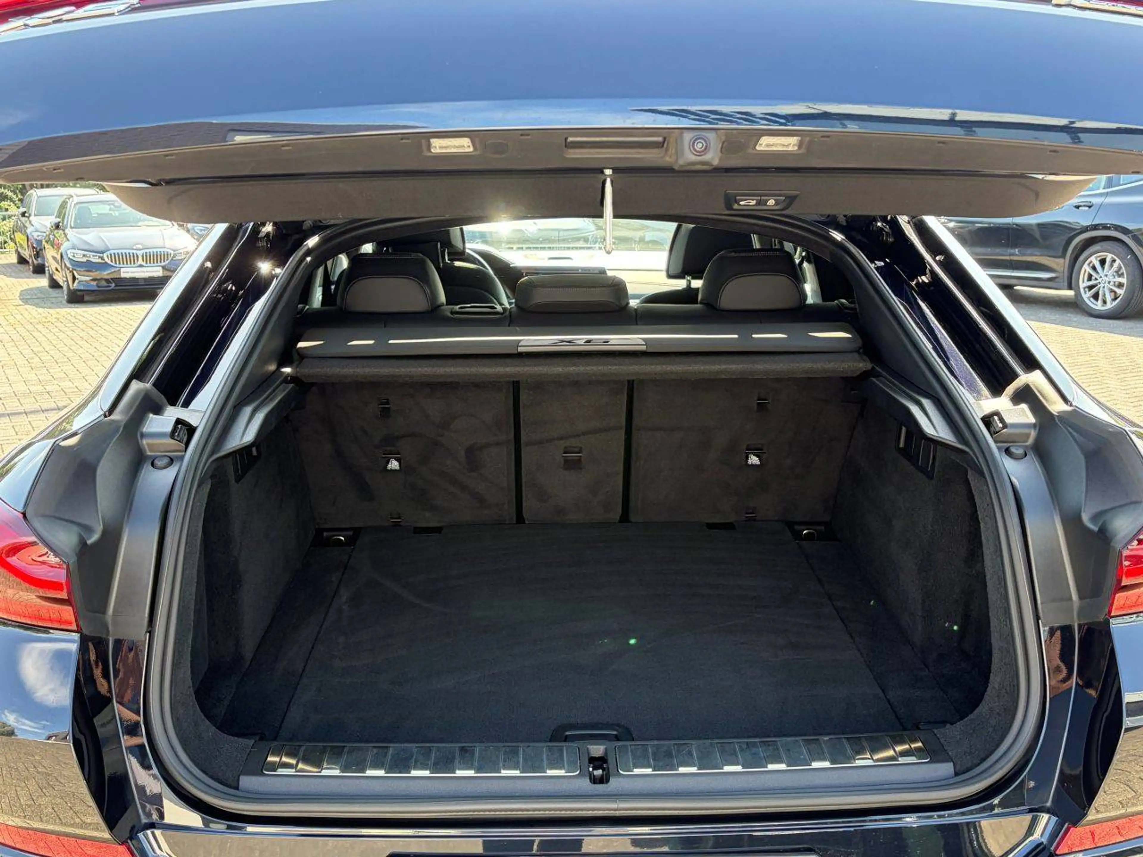 BMW X6 xDrive 40 i M Sport / Merino Leder / Glasdach / Laserlicht — photo 14