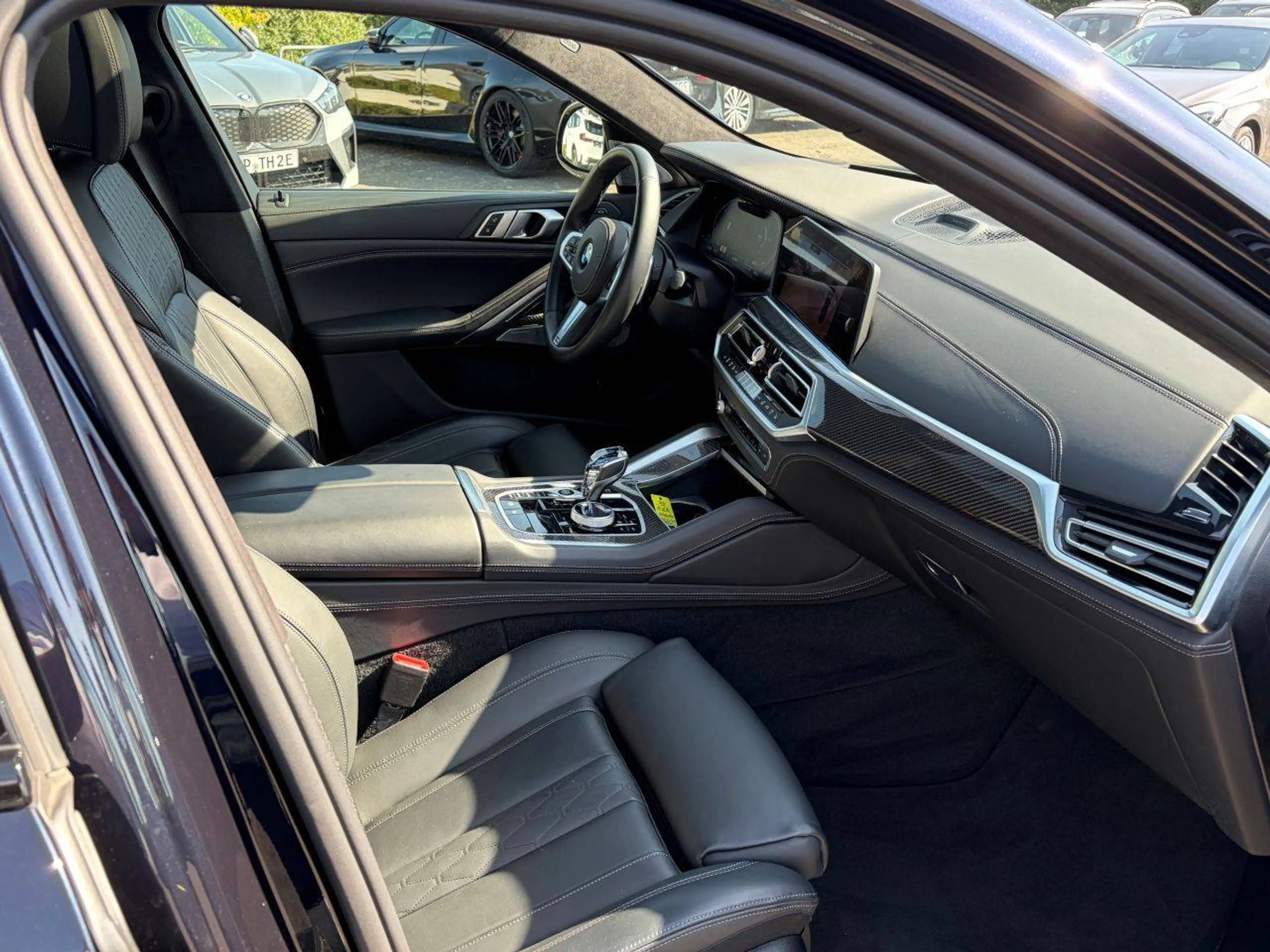 BMW X6 xDrive 40 i M Sport / Merino Leder / Glasdach / Laserlicht — photo 8