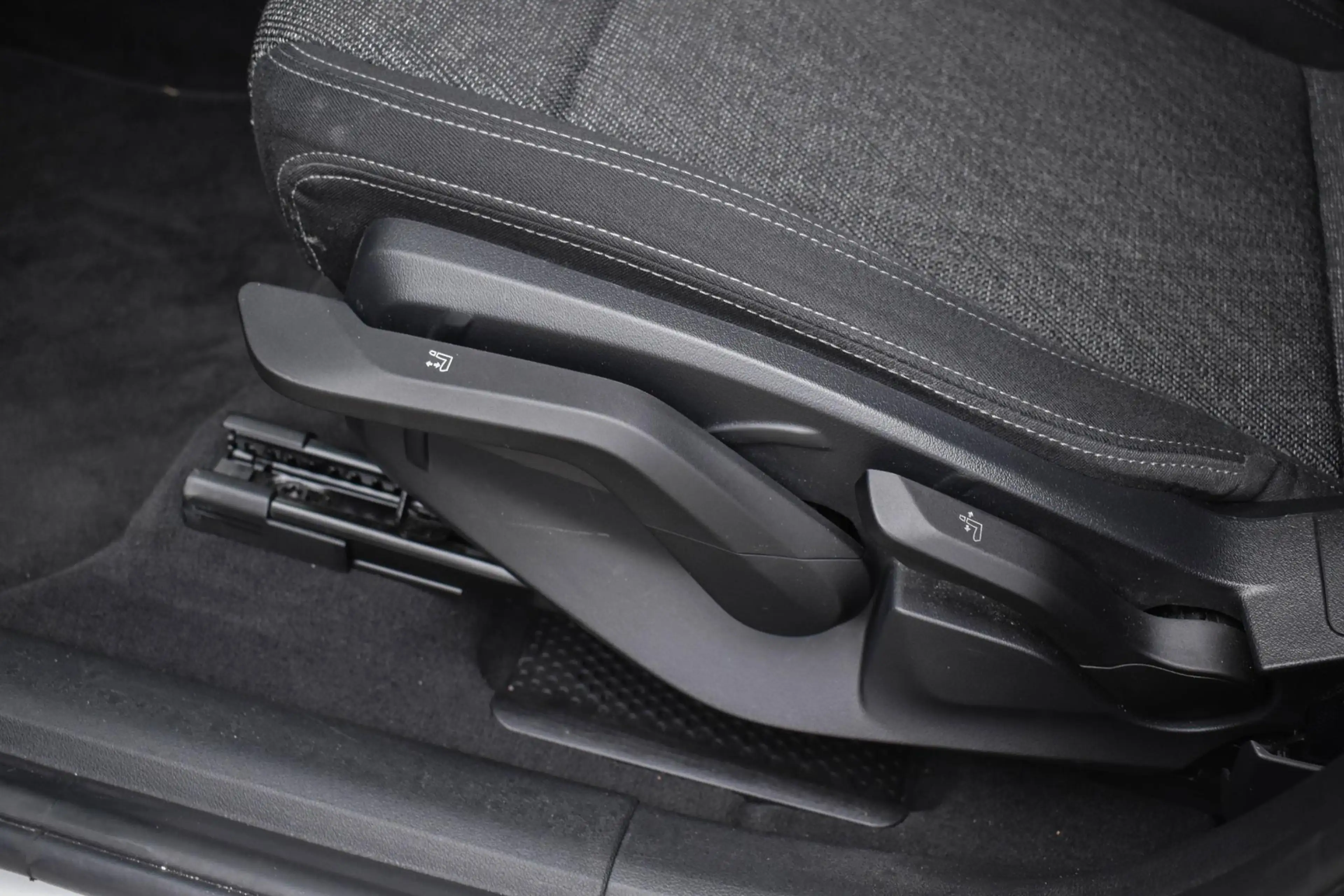 BMW 218 2-serie Active Tourer 218i aut. Head Up 360 Camera — photo 38