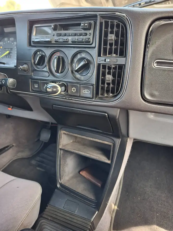 Saab 900i, foto 9