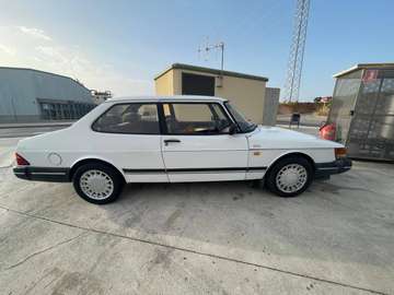 900i