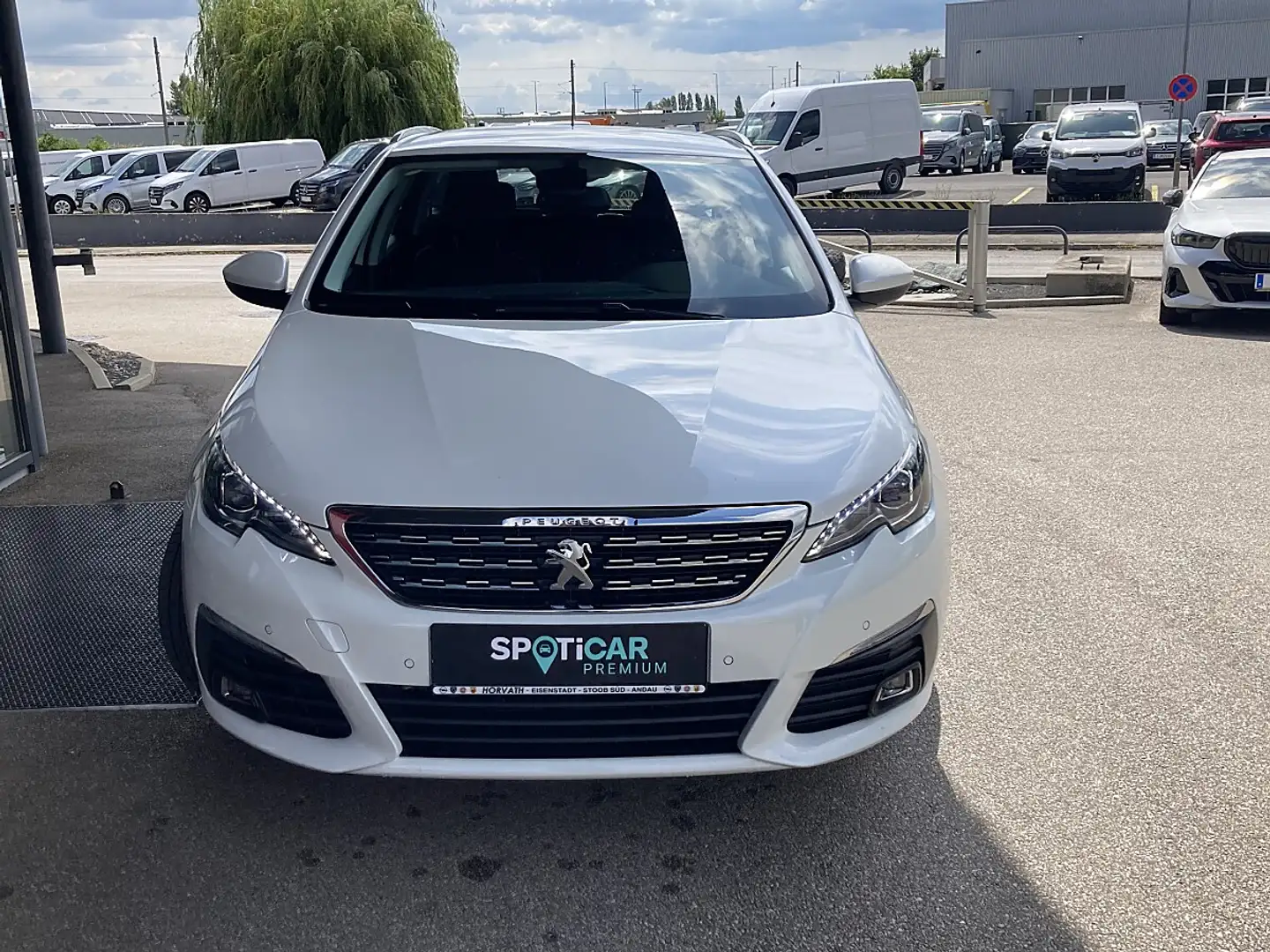 Peugeot 308 SW 1,5 BlueHDI 130 Active S&S EAT8 Aut. Weiß - 2