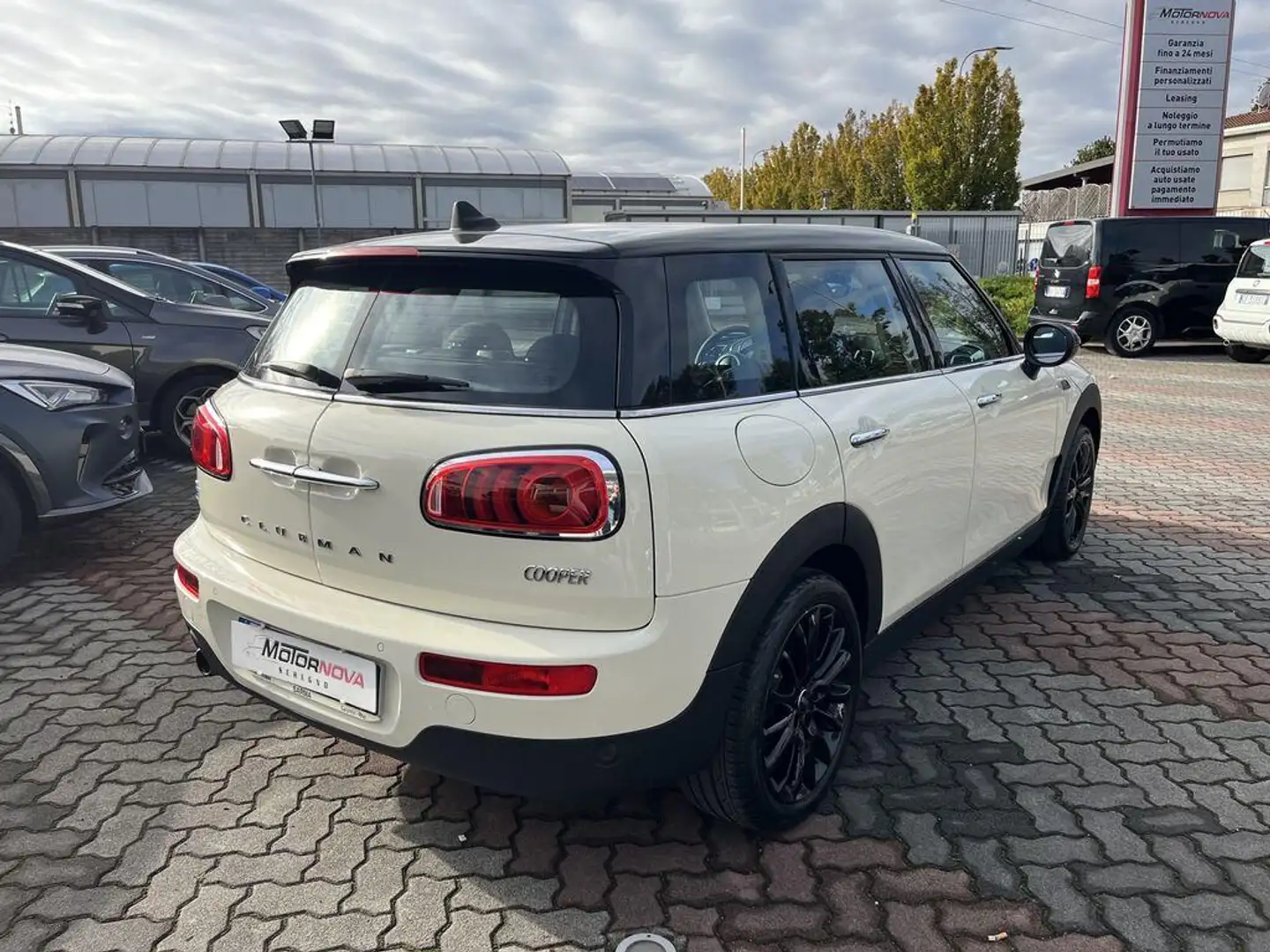 MINI Cooper Clubman 1.5 Cooper Hype Bianco - 2