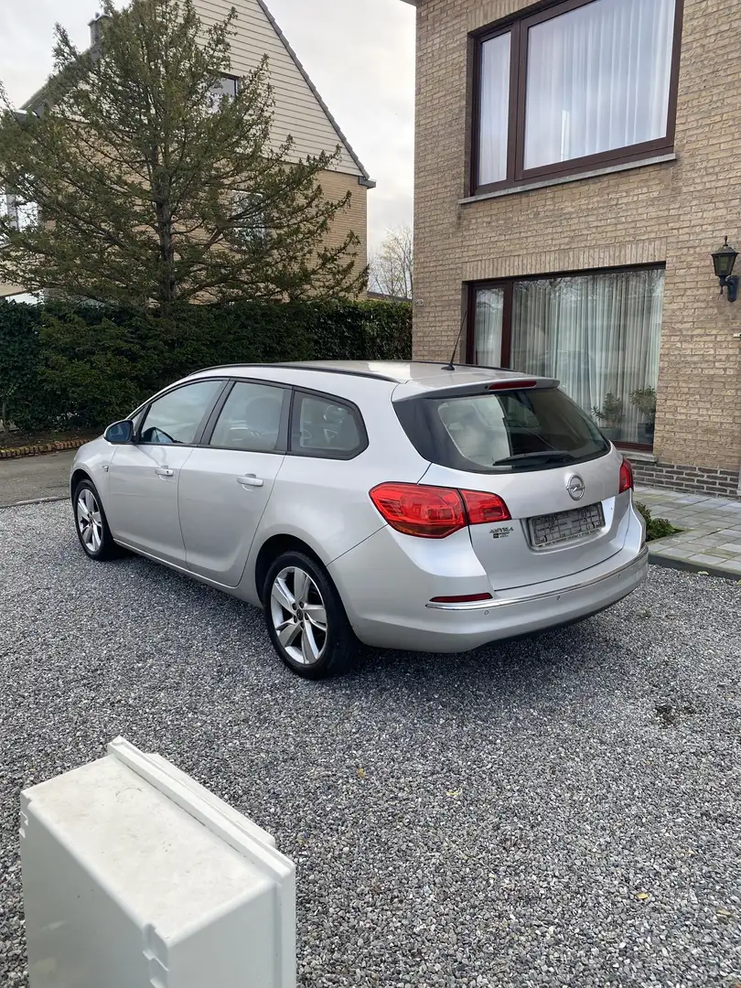 Opel Astra 1.6 Sports Tourer Innovation Grijs - 1