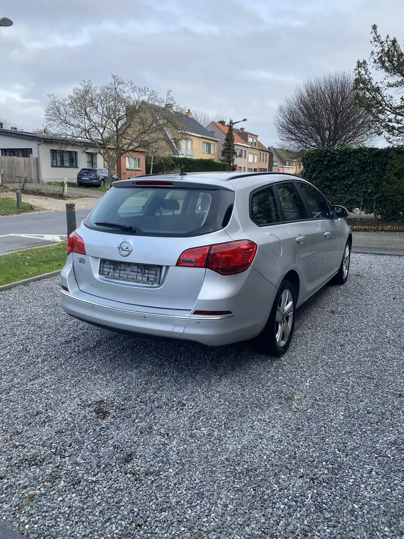 Opel Astra 1.6 Sports Tourer Innovation Grijs - 2