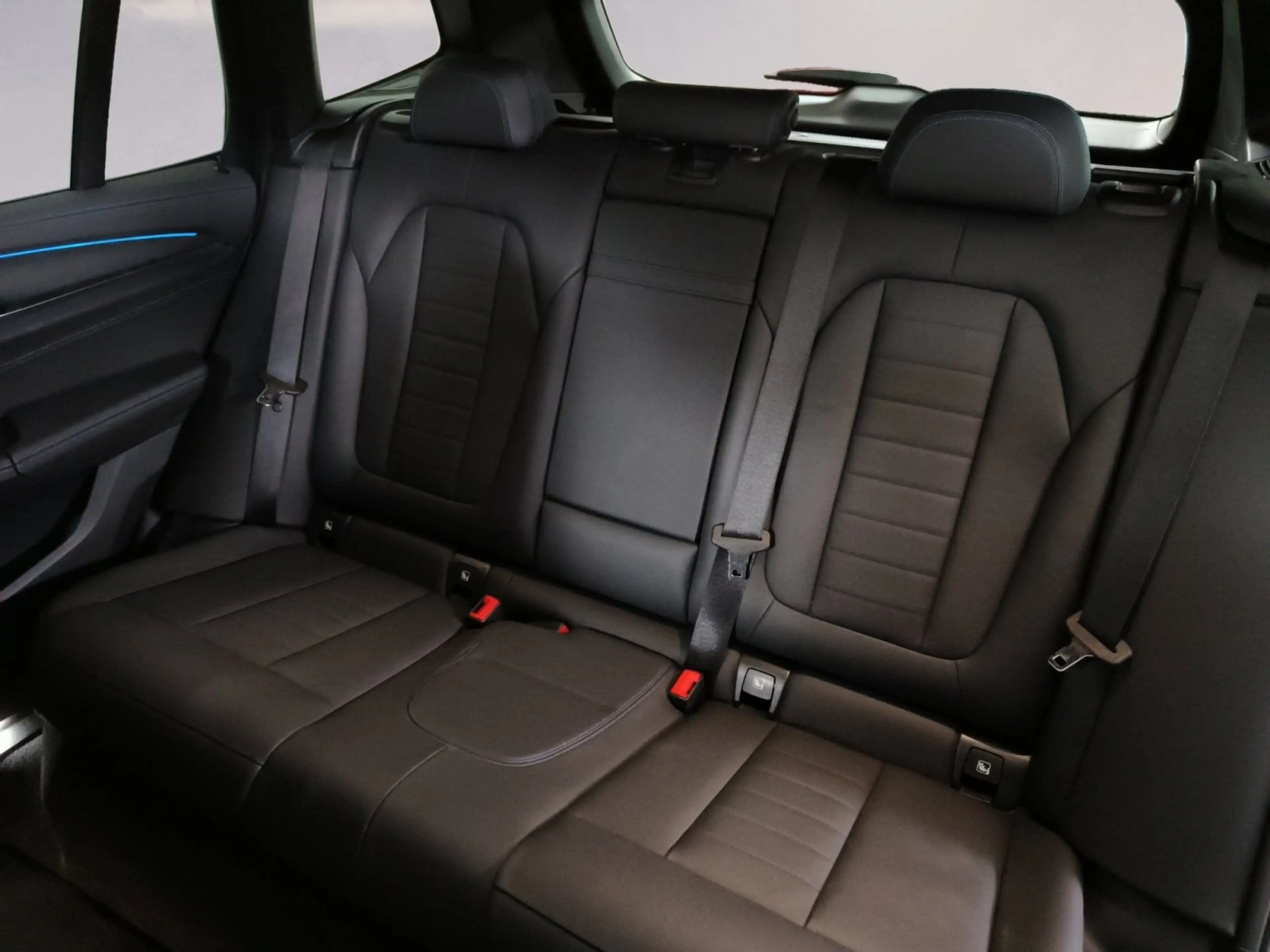 BMW iX3 — photo 8