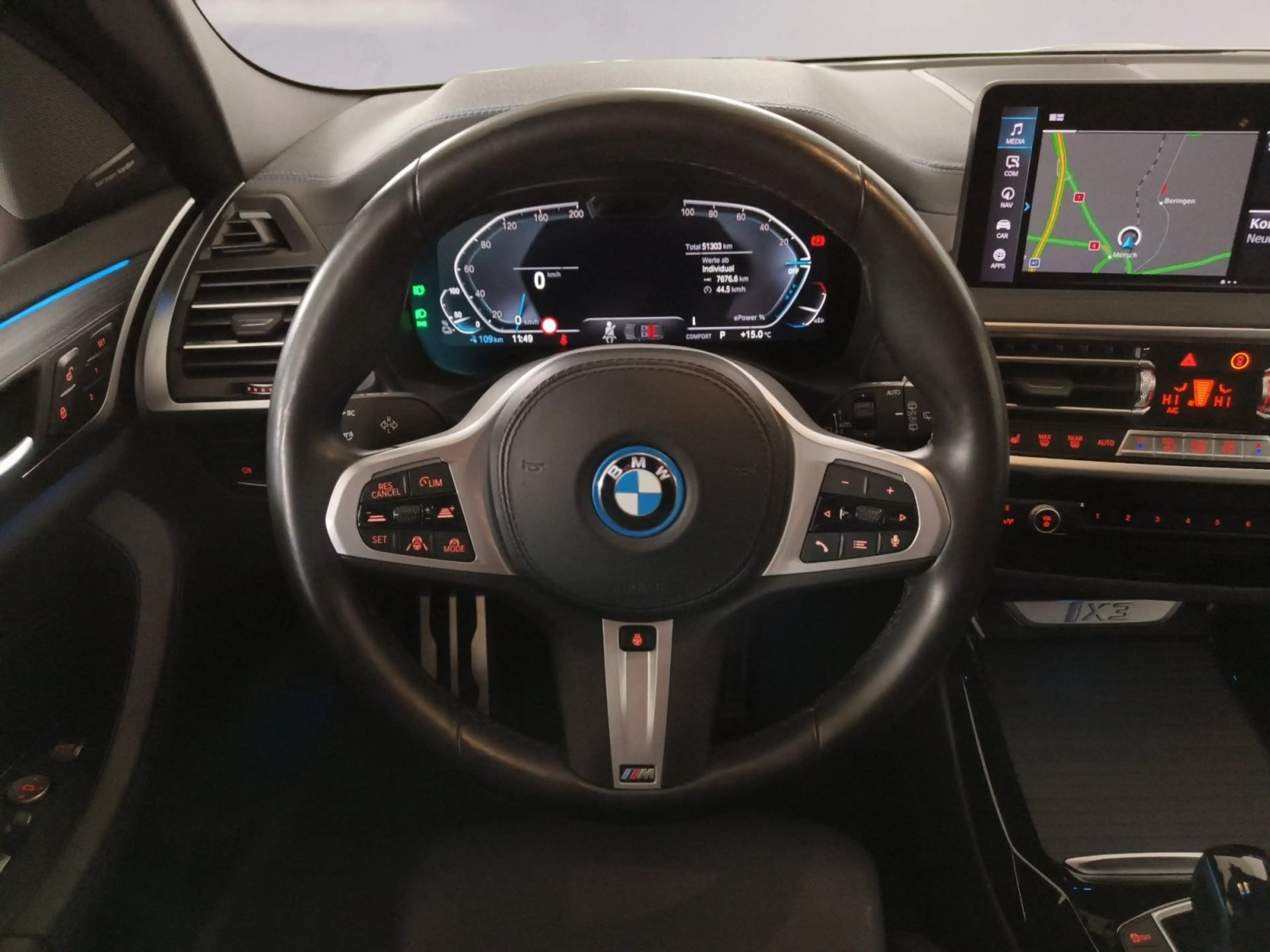 BMW iX3 — photo 10
