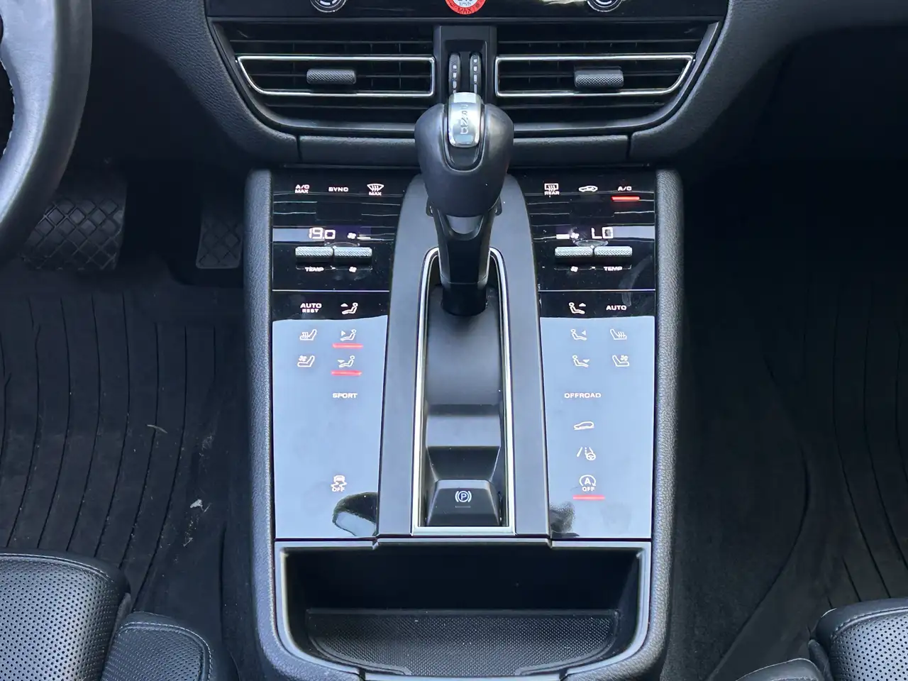 Porsche Macan снимка Porsche Macan