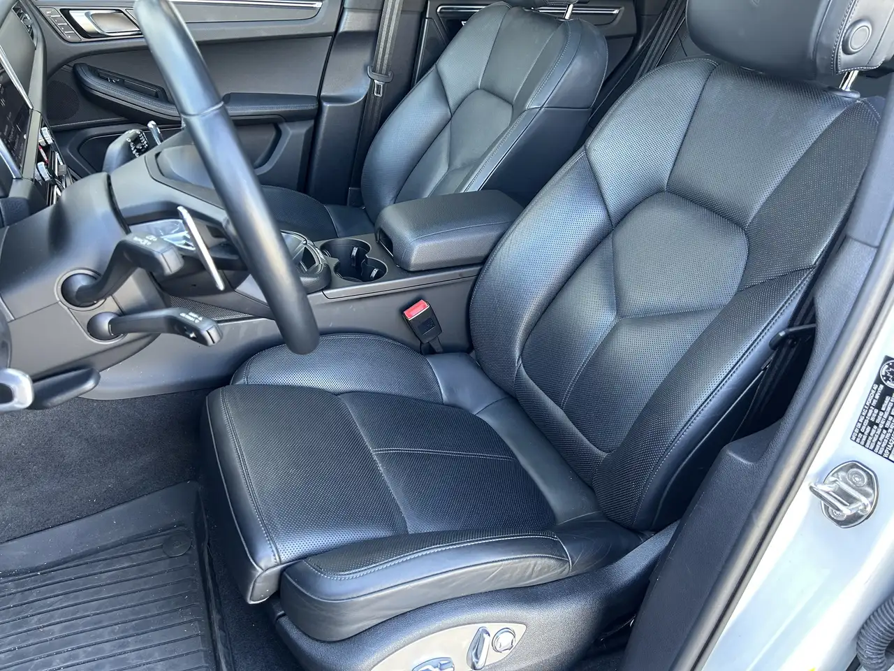Porsche Macan снимка Porsche Macan