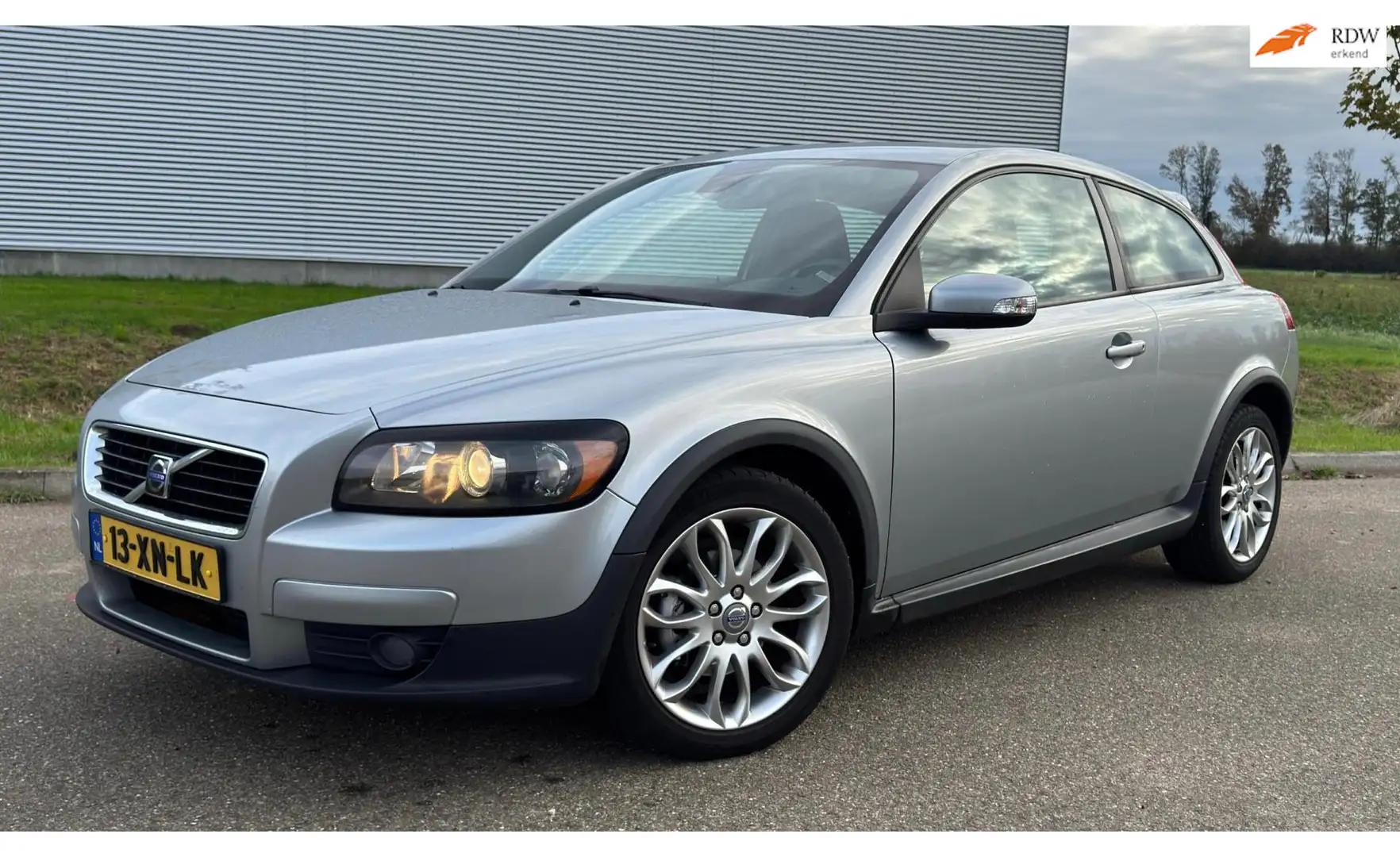 Volvo C30 1.6 Momentum Grau - 1