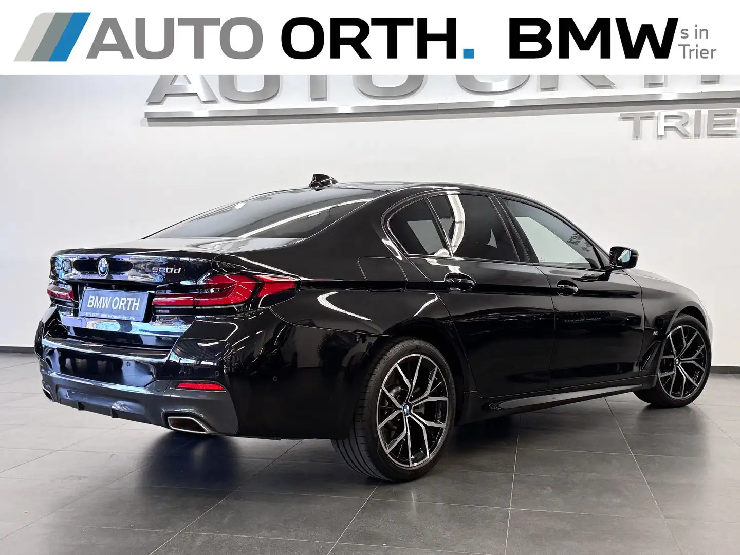 BMW 520 d xDrive M-SPORT LEDER LC-PROF SD ACC DA HIFI Noir - 2
