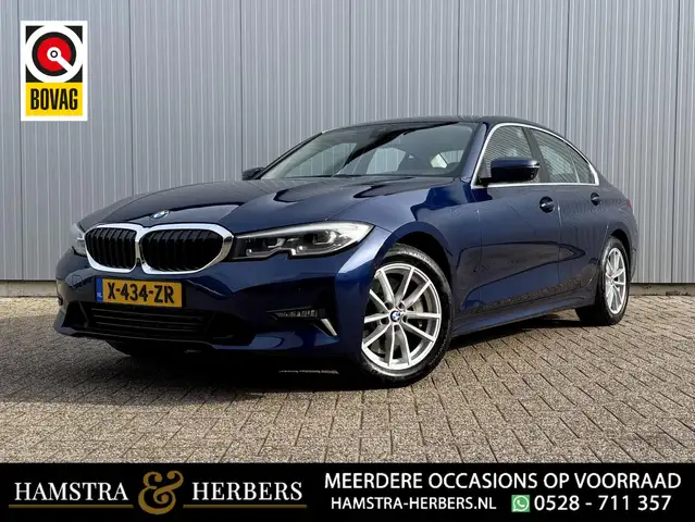 BMW 330 3-serie 330i High Executive Edition blauw