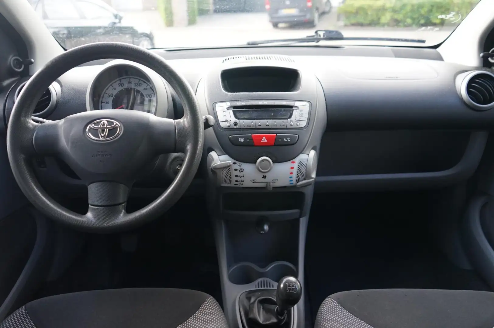Toyota Aygo 1.0-12V Access, Airco Elek pakket, Nieuwe apk Gri - 2
