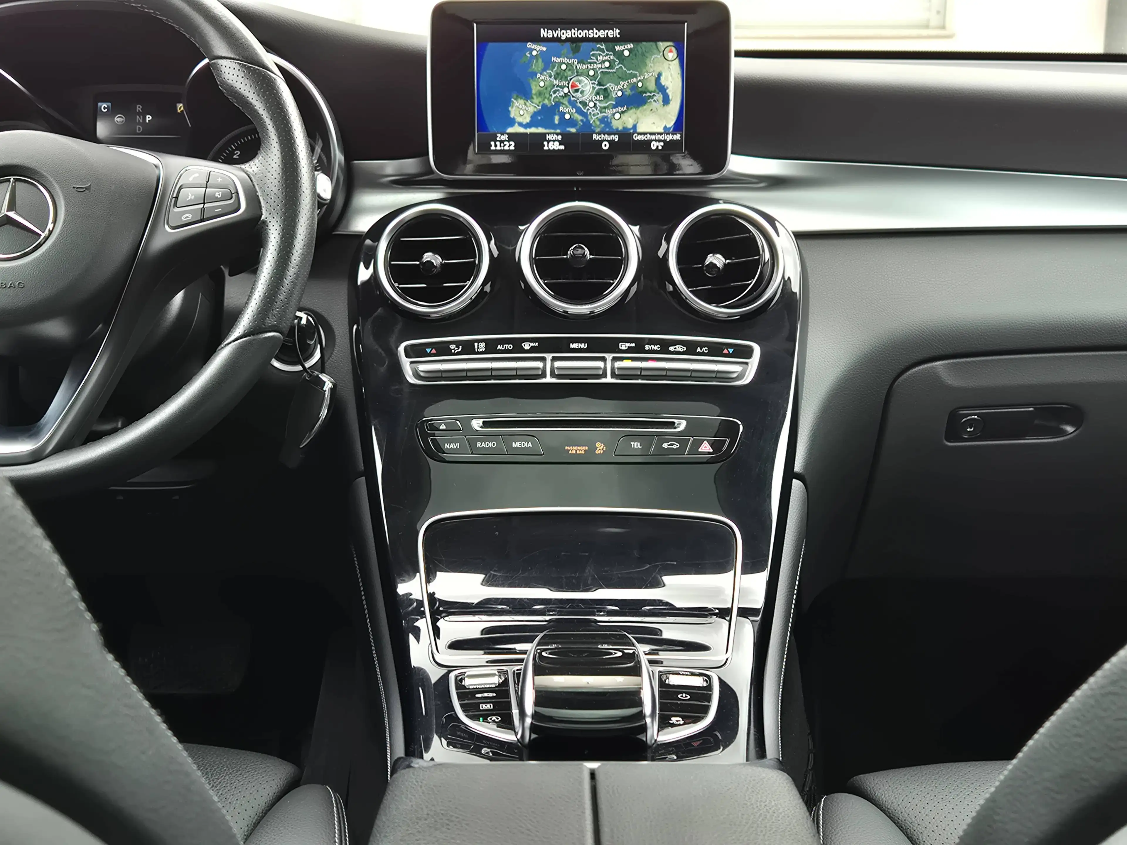 Mercedes-Benz GLC 220 GLC 220d 4MATIC Aut.*AMG-LINE*LUFT*RFK*PANO*KREDIT*GARANTI — photo 15