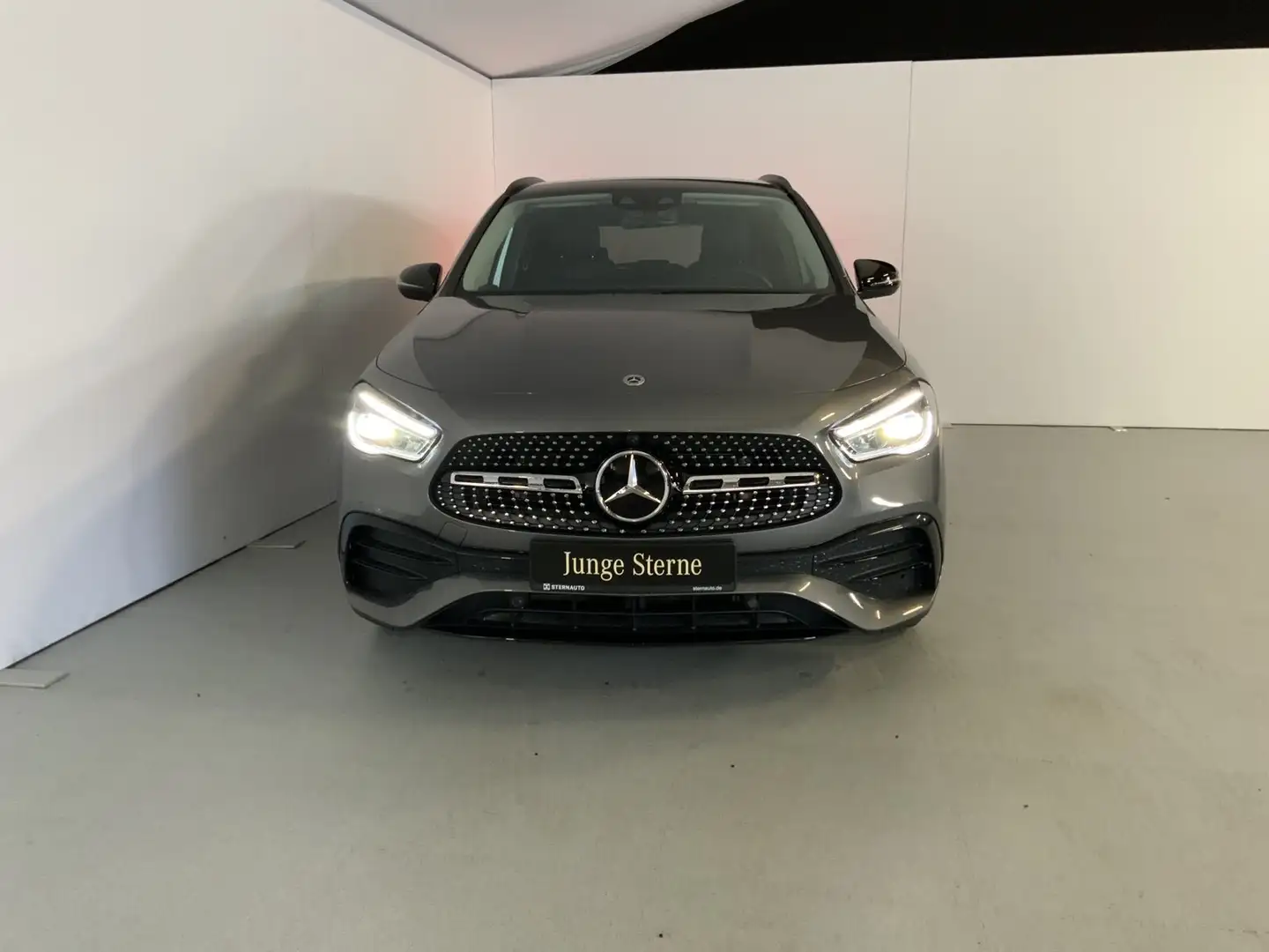 Mercedes-Benz GLA 250 GLA 250 4M AMG Night AHK DISTRO KEYLESS RüKam Gris - 2