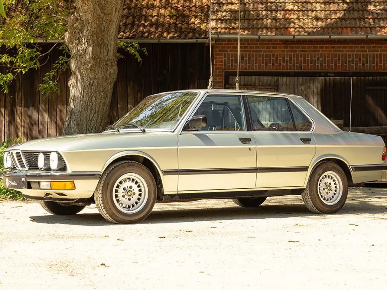 BMW 528