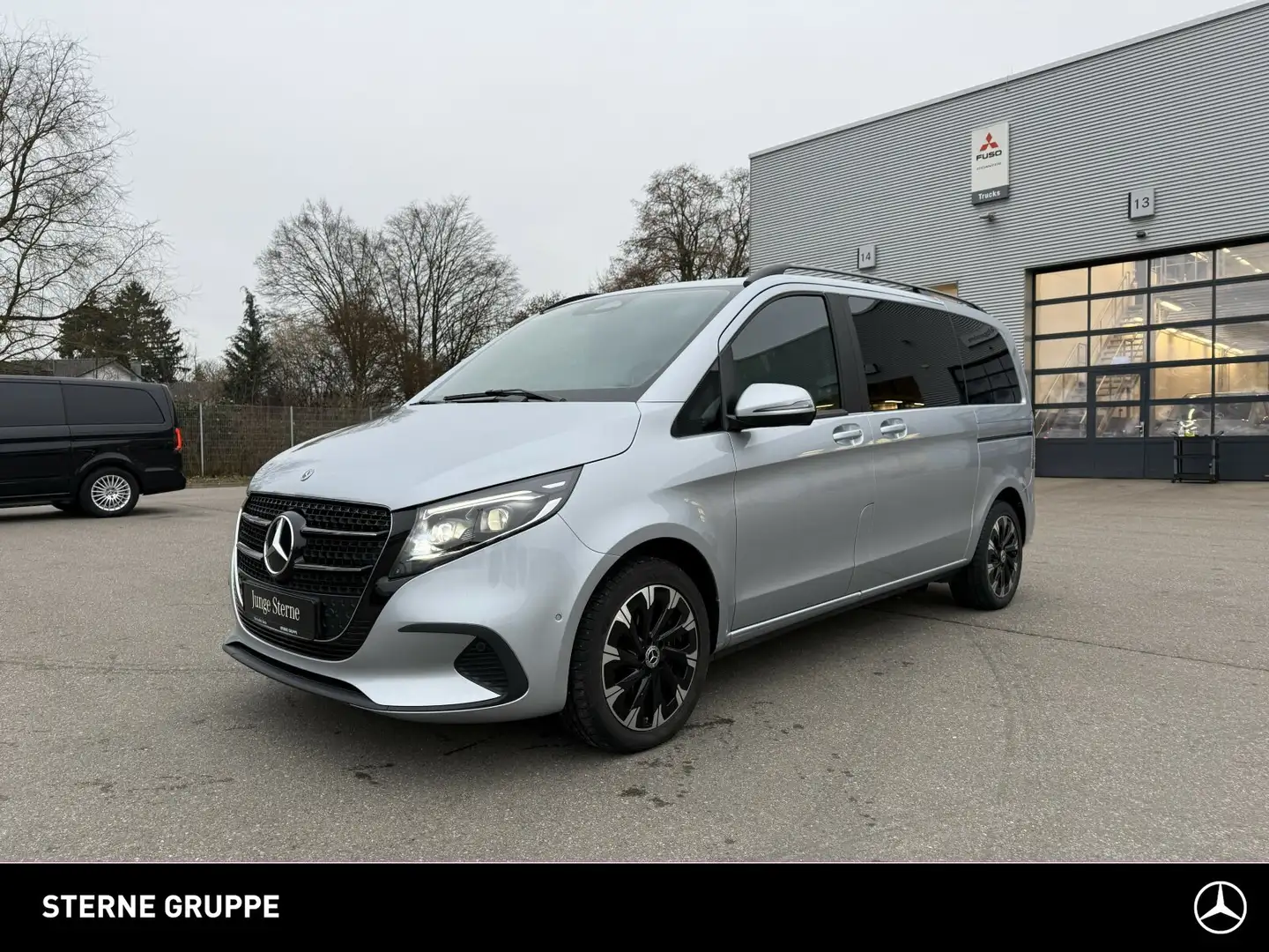 Mercedes-Benz V 220 V 220 d STYLE Kompakt DISTRONIC AHK 7 SITZER DAB Silber - 1