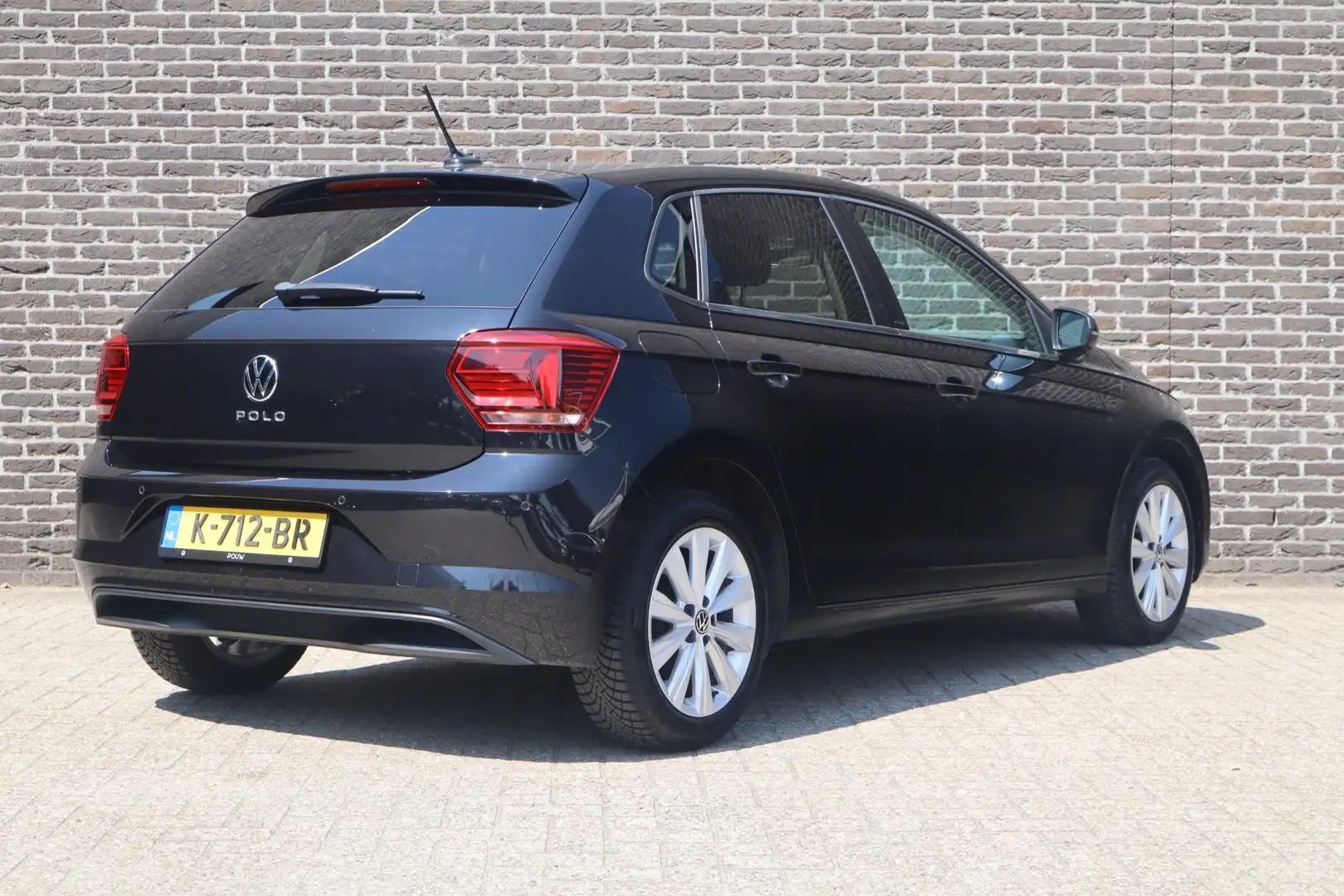 Volkswagen Polo 1.0 TSI 95pk Highline | Climate Control | Cruise C Zwart - 2