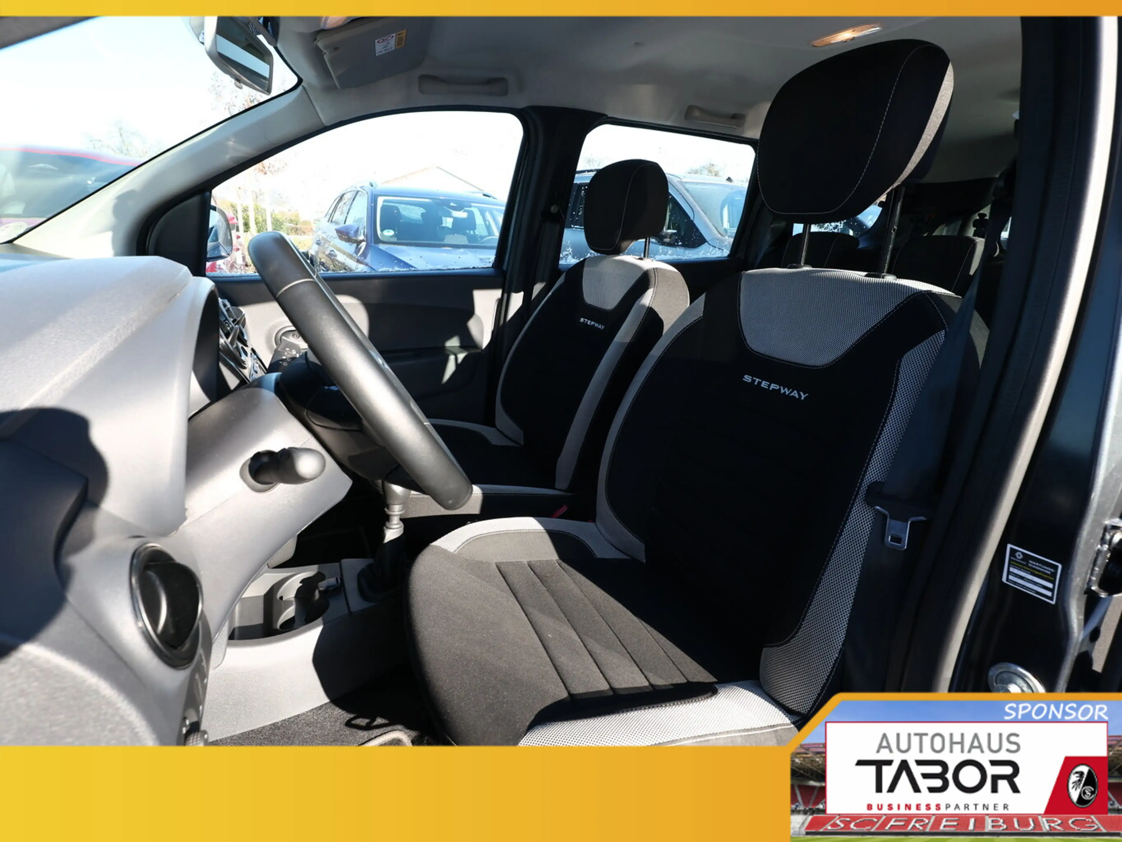 Dacia Lodgy Stepway 1.5 dCi 115 7-S Nav PDC Temp NSW — photo 6