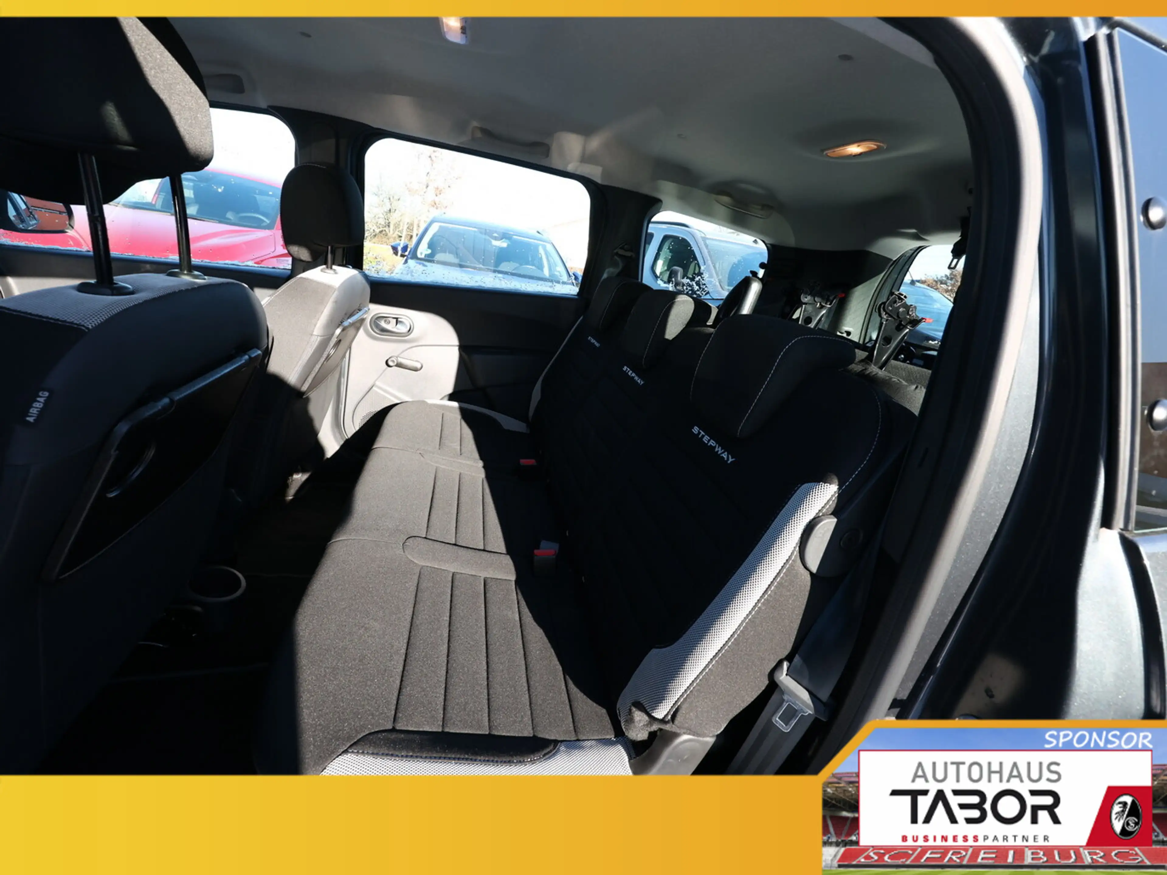Dacia Lodgy Stepway 1.5 dCi 115 7-S Nav PDC Temp NSW — photo 10