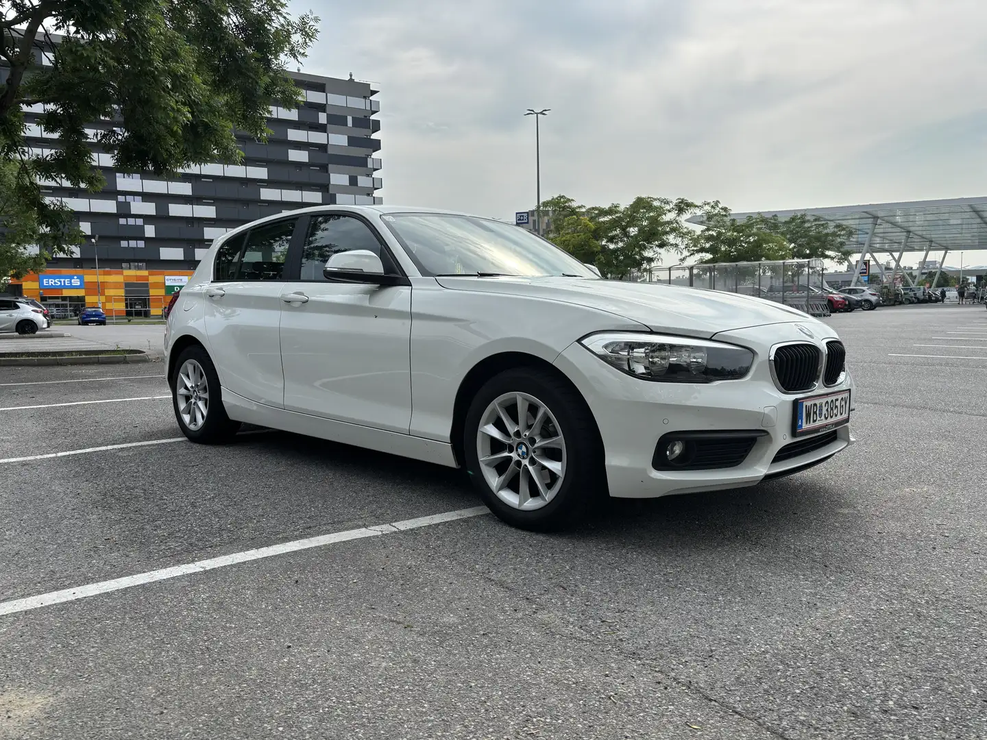 BMW 116 116d Urban Line Aut. - 1