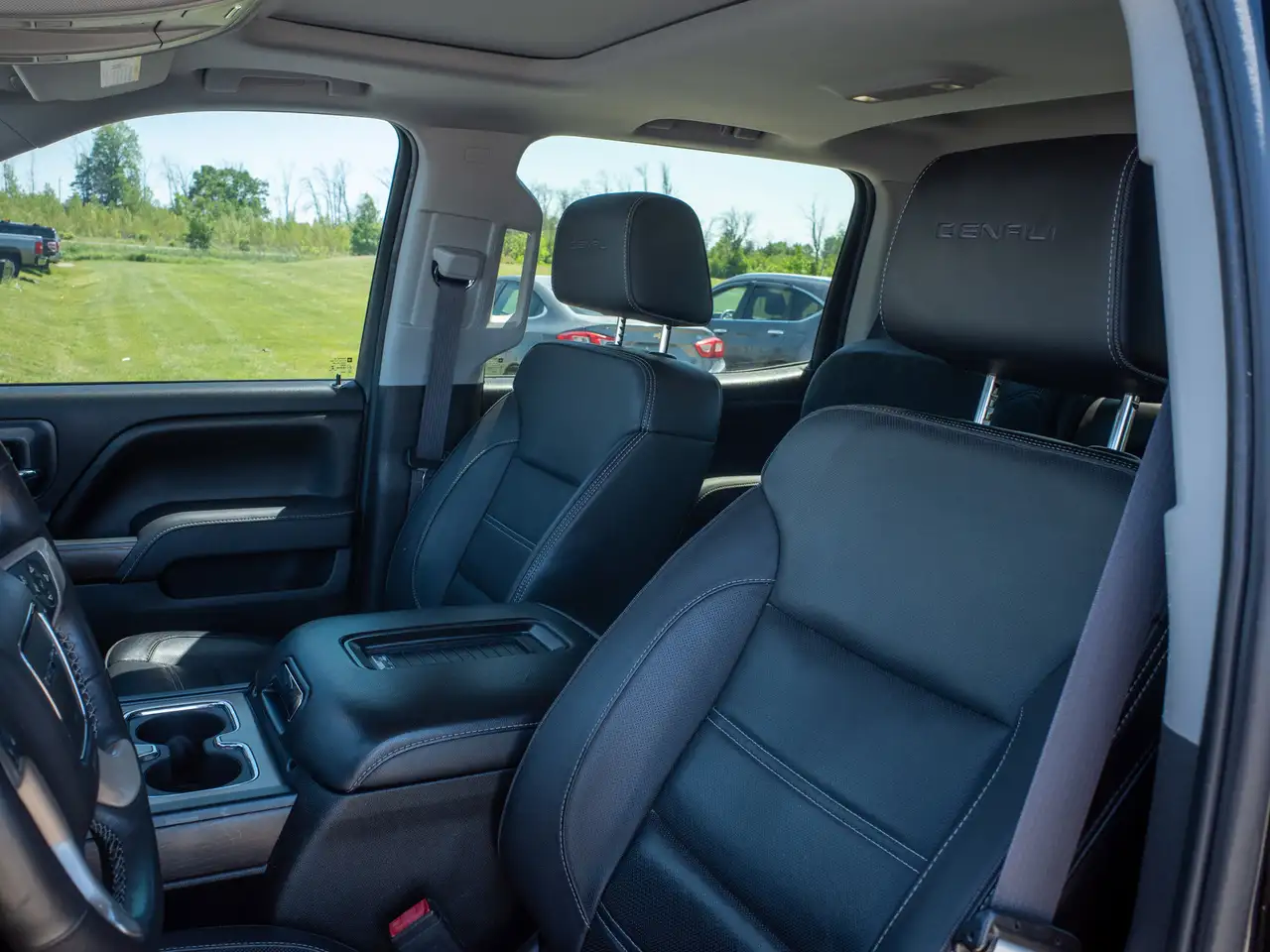 GMC Sierra 1500 снимка GMC Sierra 1500
