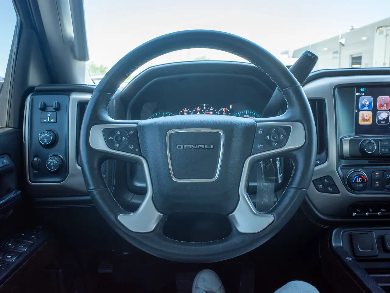 GMC Sierra 1500 снимка GMC Sierra 1500