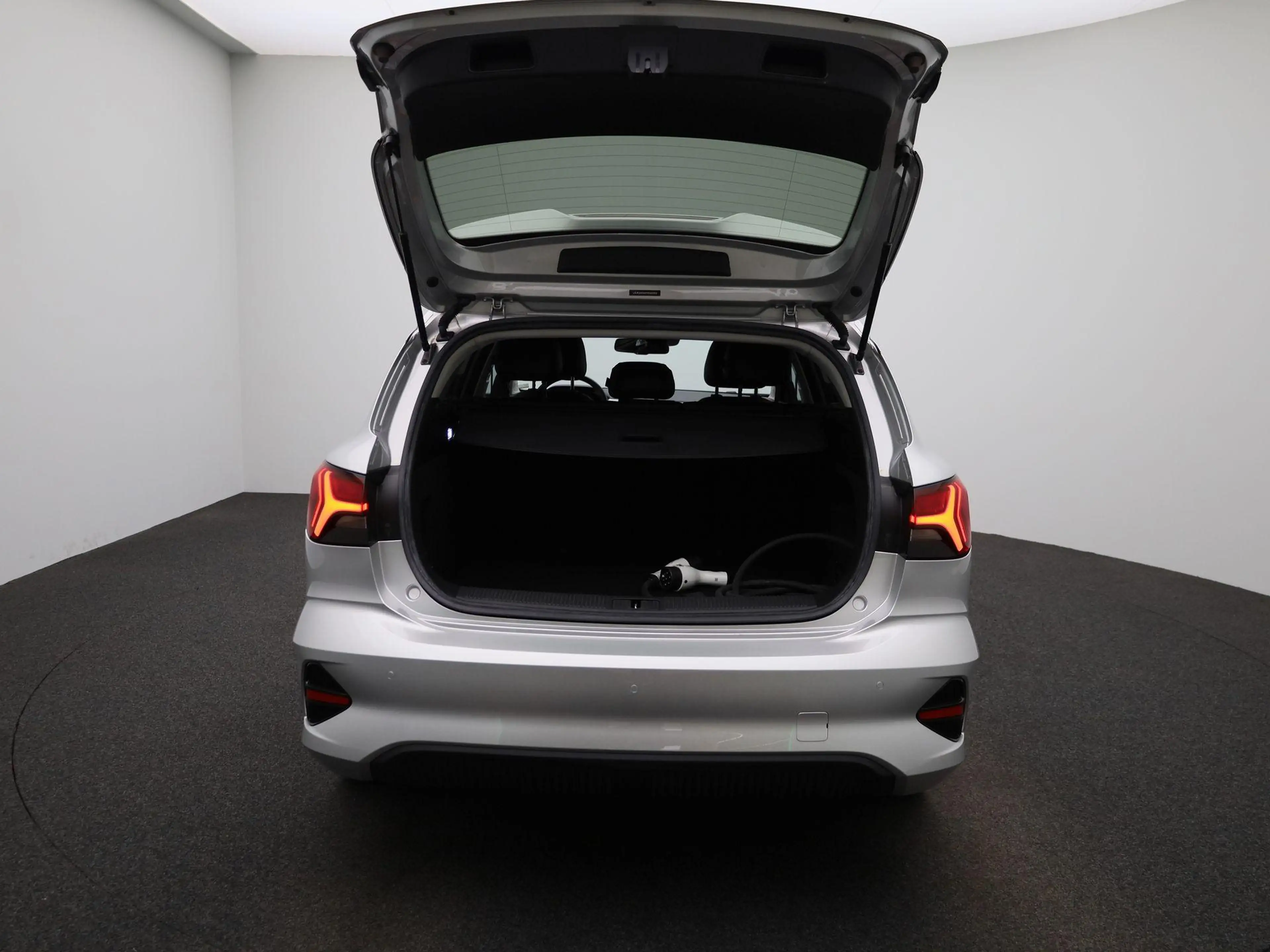 MG MG5 Electric Long Range Luxury 61 kWh | Leder | Navi | — photo 12