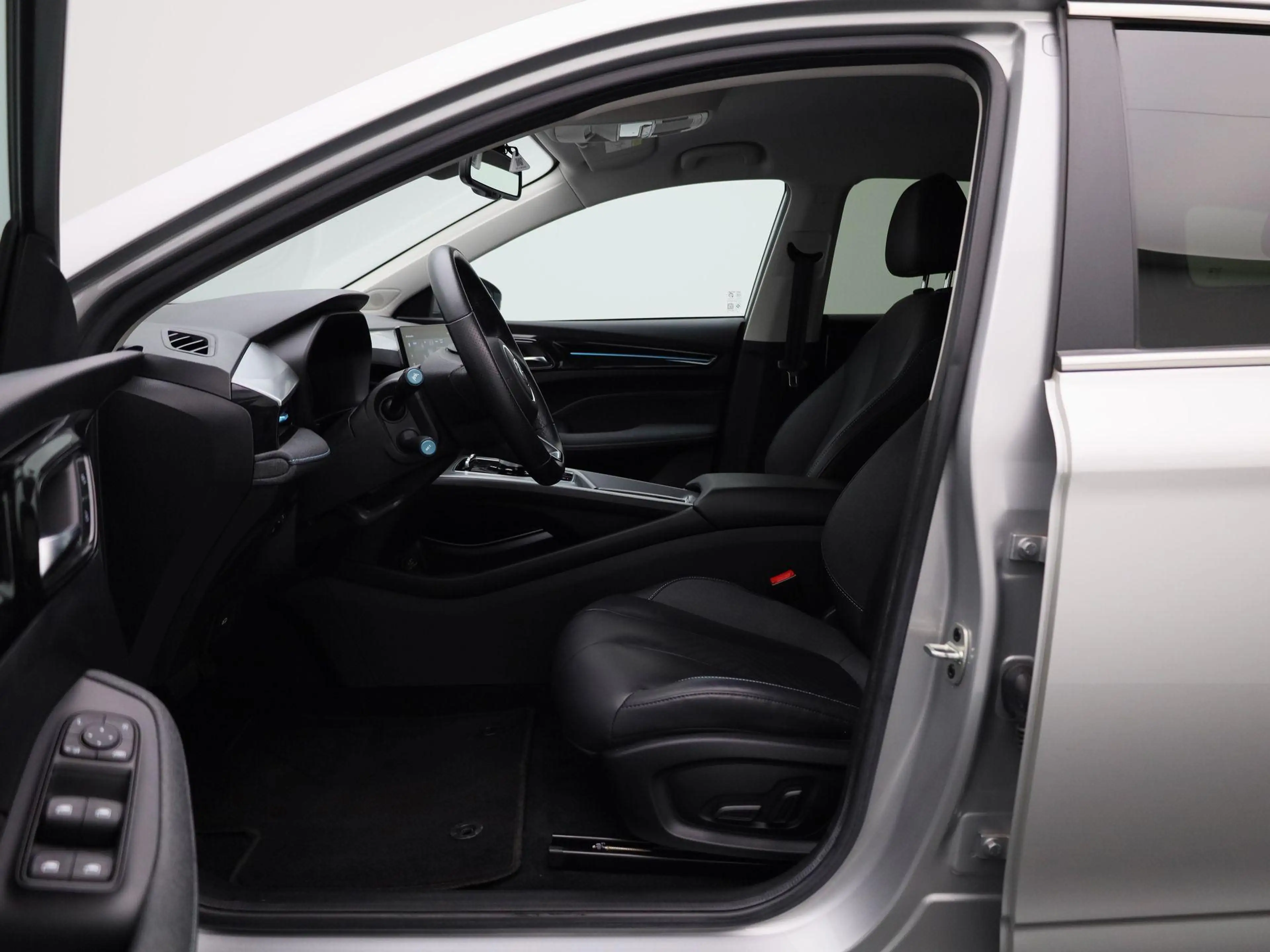 MG MG5 Electric Long Range Luxury 61 kWh | Leder | Navi | — photo 10