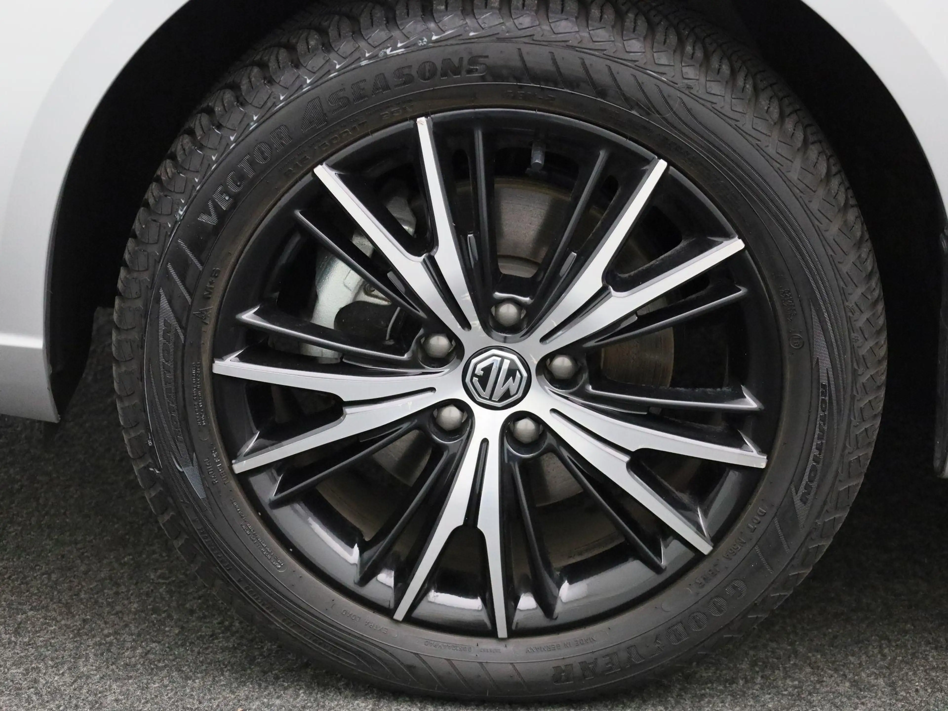 MG MG5 Electric Long Range Luxury 61 kWh | Leder | Navi | — photo 14